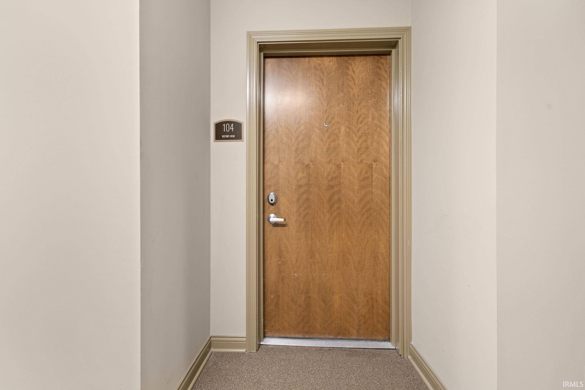 1219 Napoleon 104 ST #104, South Bend, IN 46617-1563