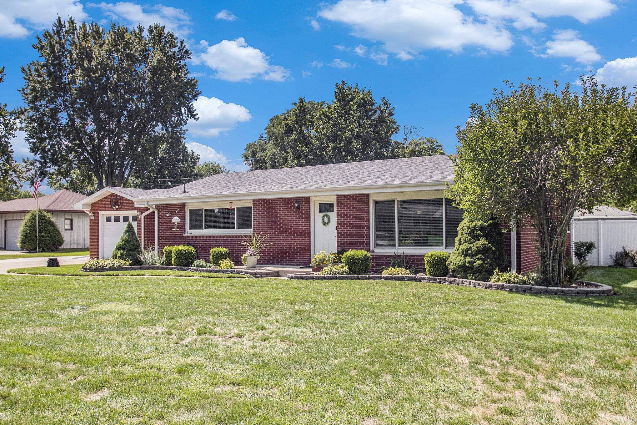 55883 Oak Manor PL, Elkhart, IN 46514