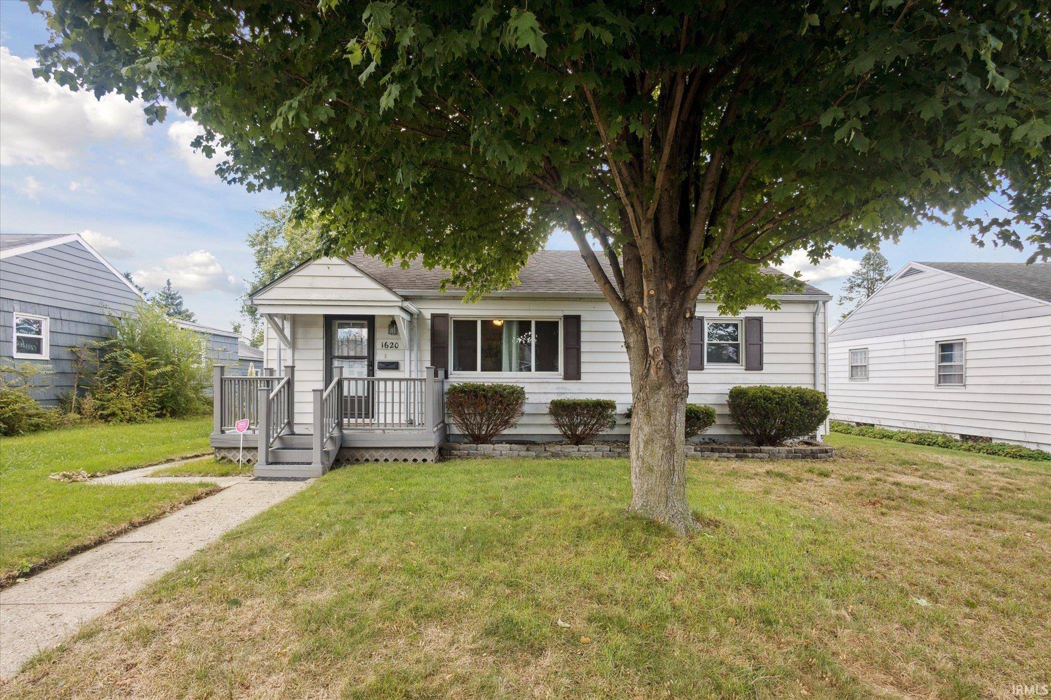 1620 N Wellington ST, South Bend, IN 46628-1465
