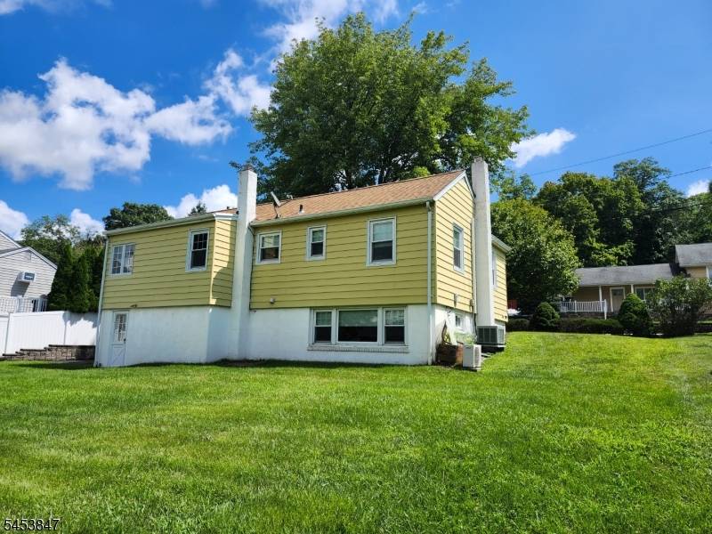 11 Bullens Ave, Wayne Twp., NJ 07470