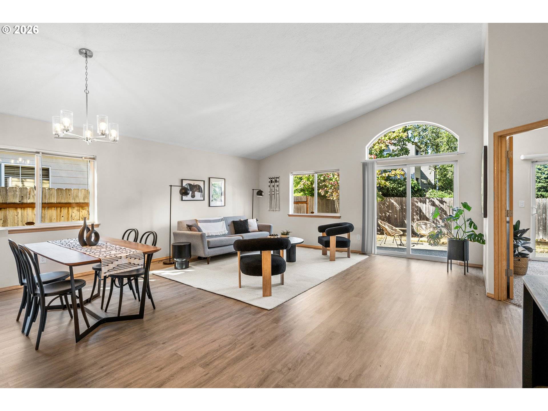 859 SW 24th ST, Troutdale, OR 97060