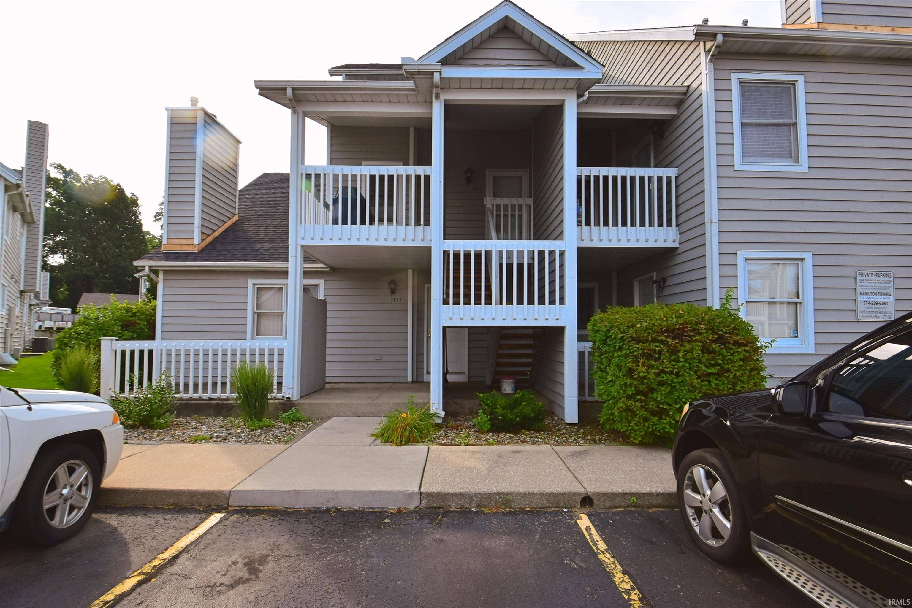 1523 N Oakhill DR, South Bend, IN 46637-5678