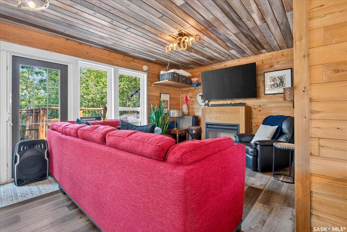 459 5TH STREET E, Regina Beach, SK S0G 4C0