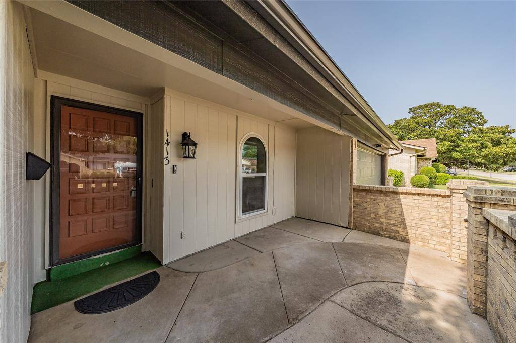 1413 Lamplighter Lane, Edgecliff Village, TX 76134
