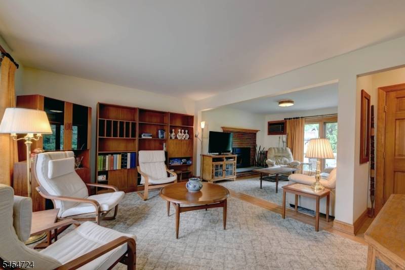 3 Village Rd, Pequannock Twp., NJ 07444