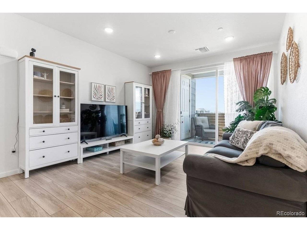 6153 N Ceylon #6-304, Denver, CO 80249