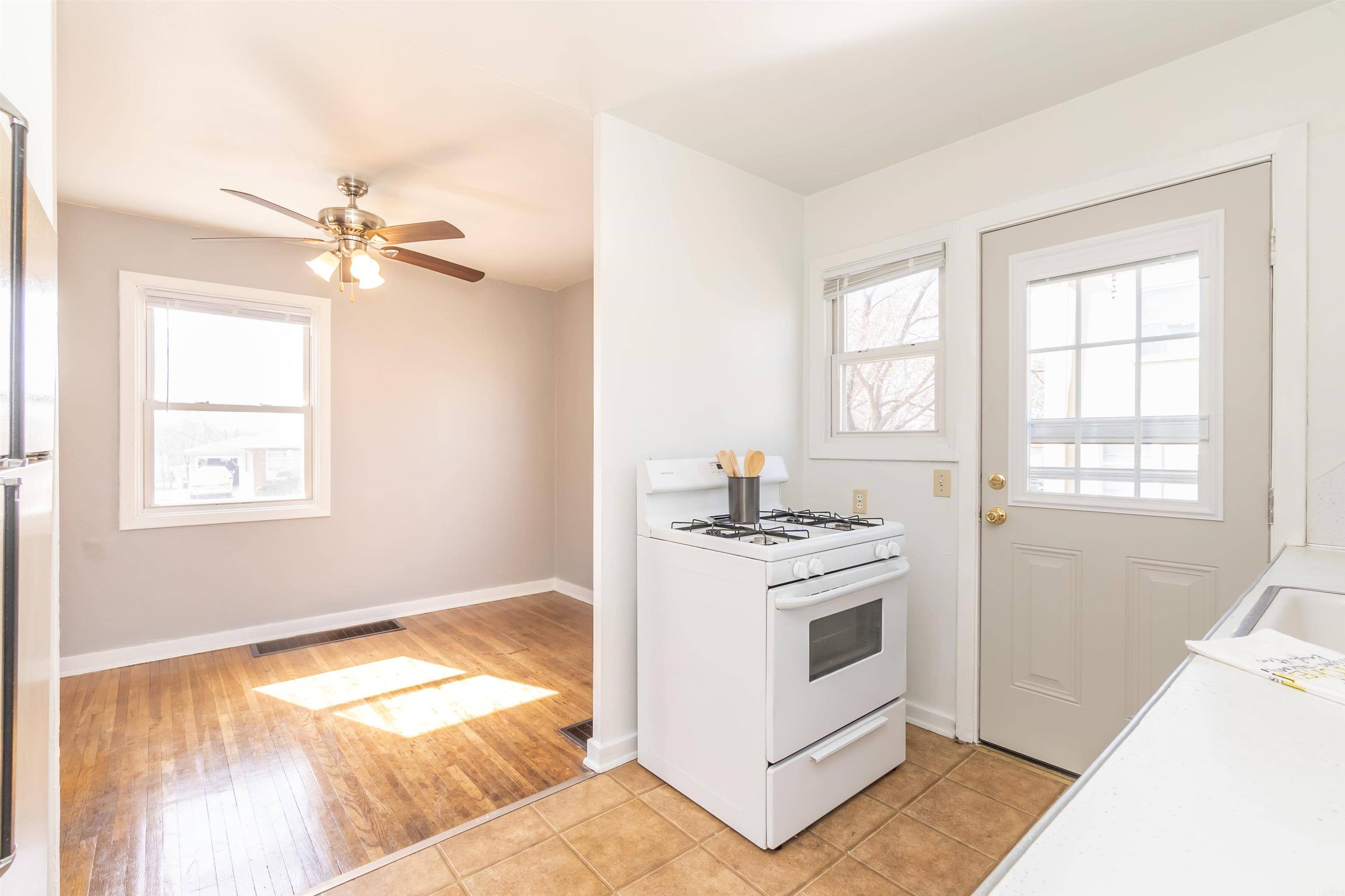 211 Madison ST, Waterloo, IA 50703
