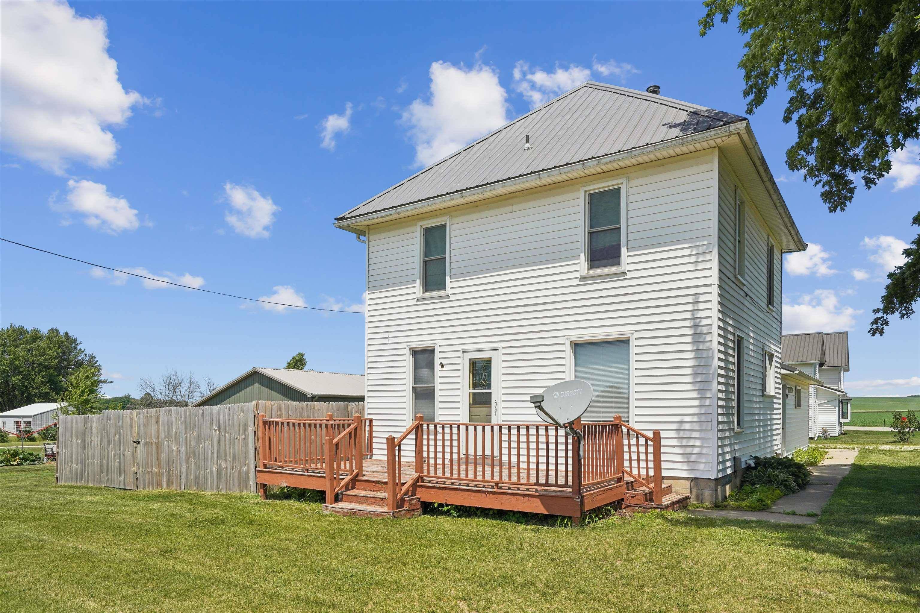 201 9th St. N., Quasqueton, IA 52326