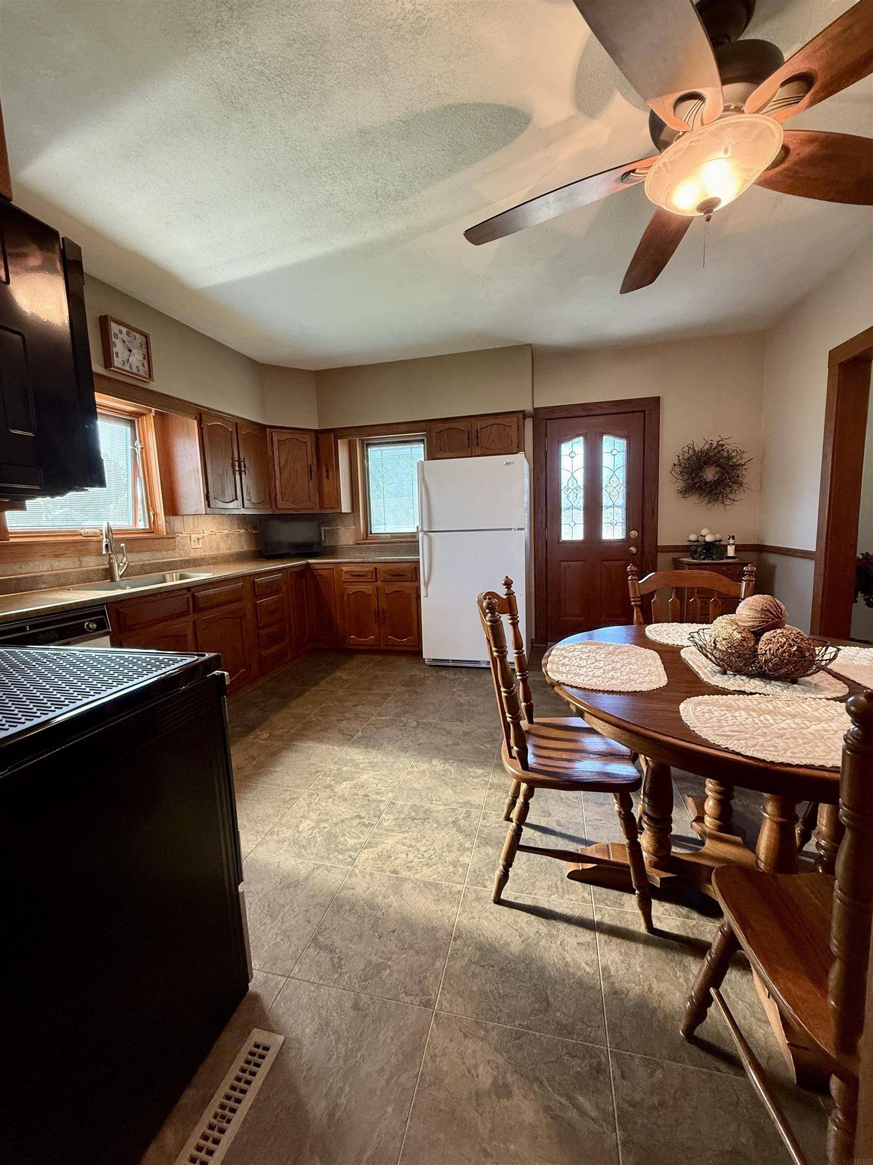 305 School ST, Reinbeck, IA 50669