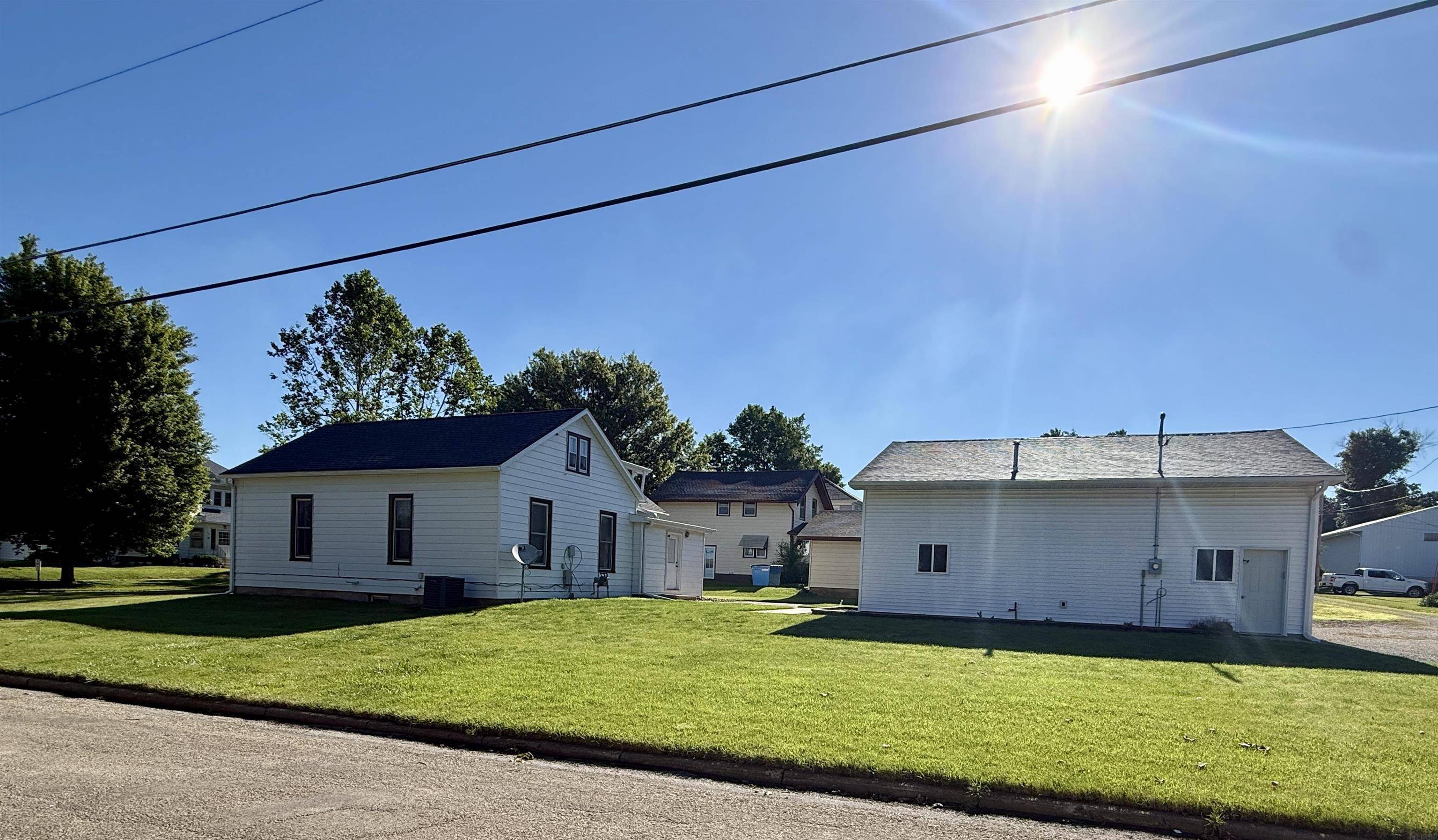 610 Randall ST, Reinbeck, IA 50669