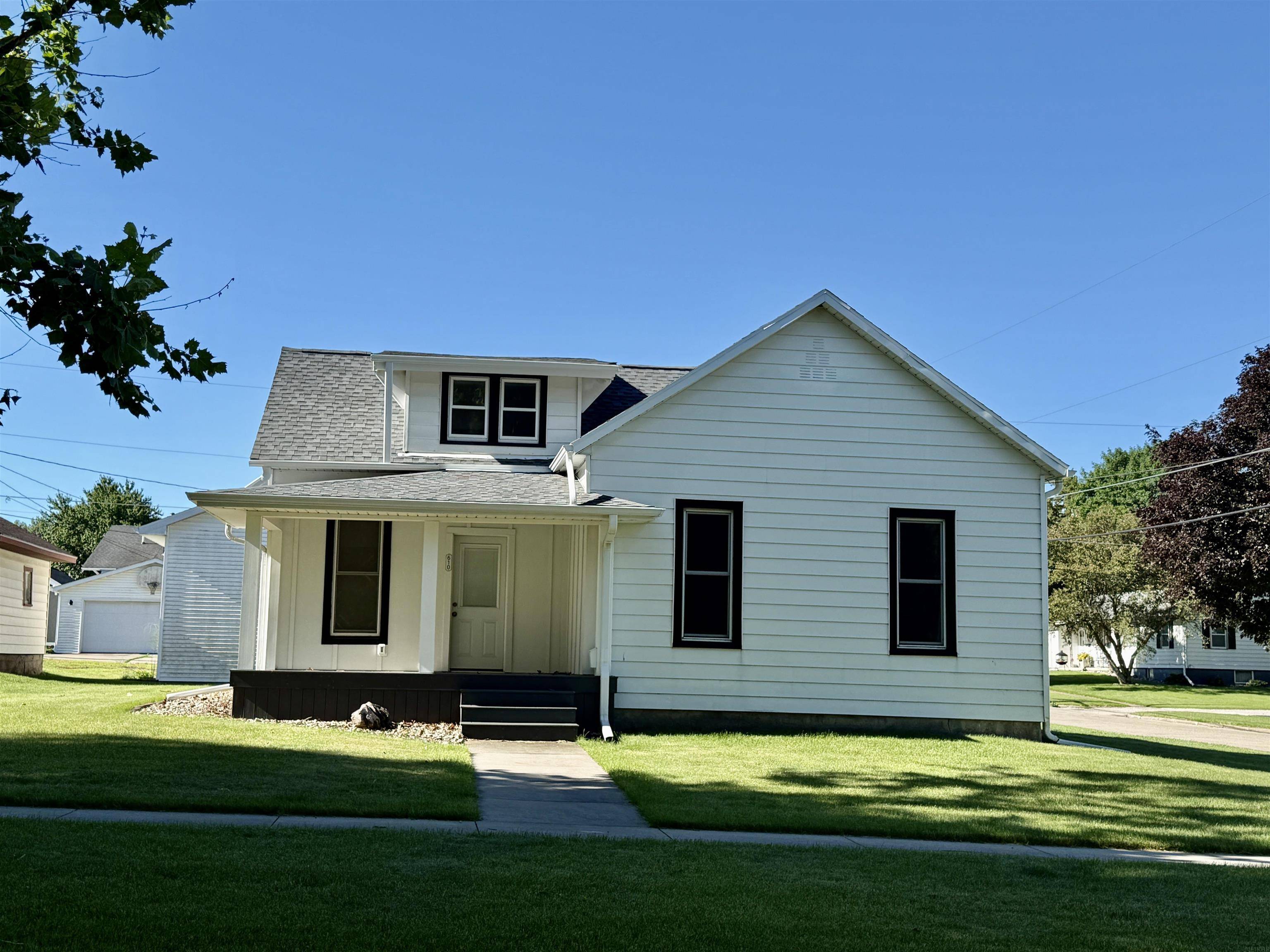 610 Randall ST, Reinbeck, IA 50669