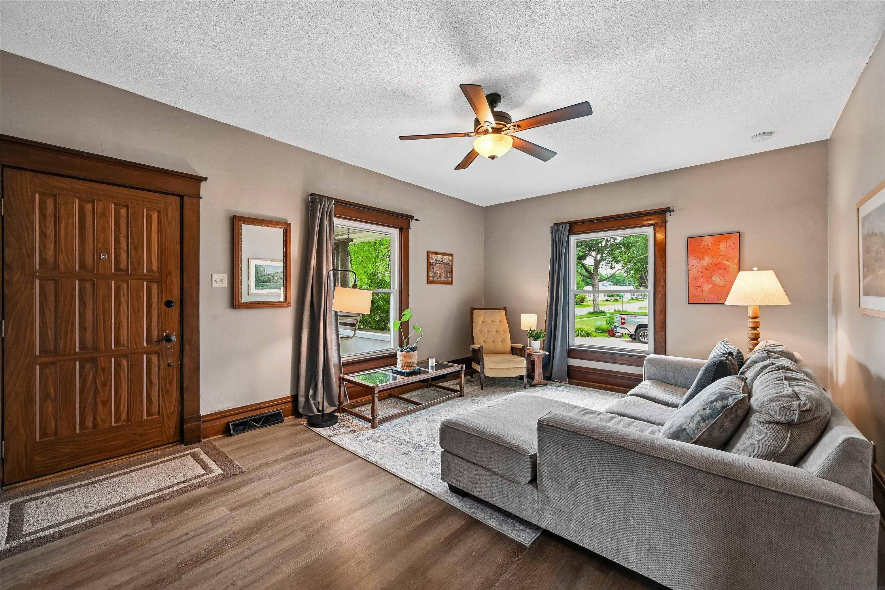 310 SW 5th ST, Waverly, IA 50677