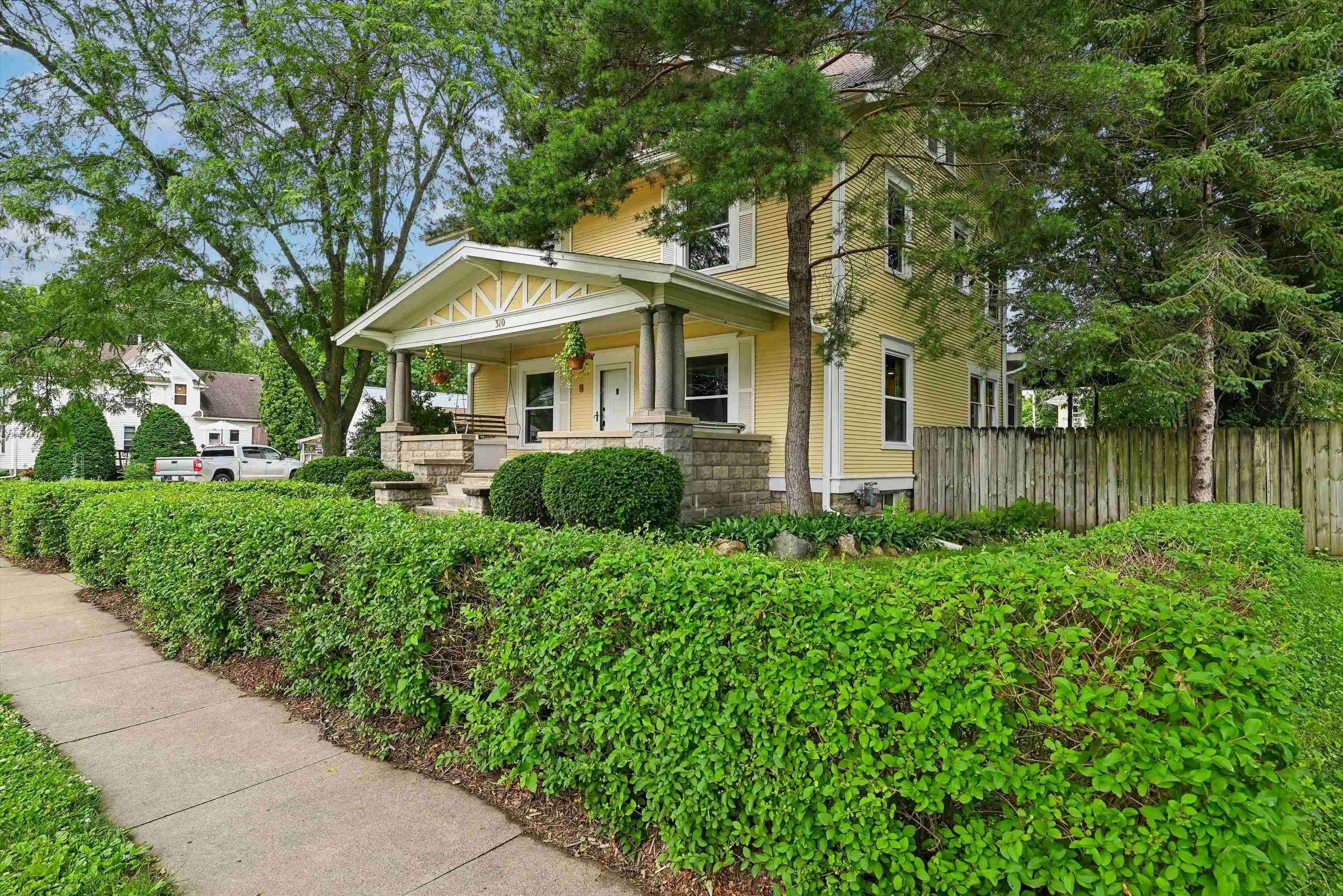 310 SW 5th ST, Waverly, IA 50677