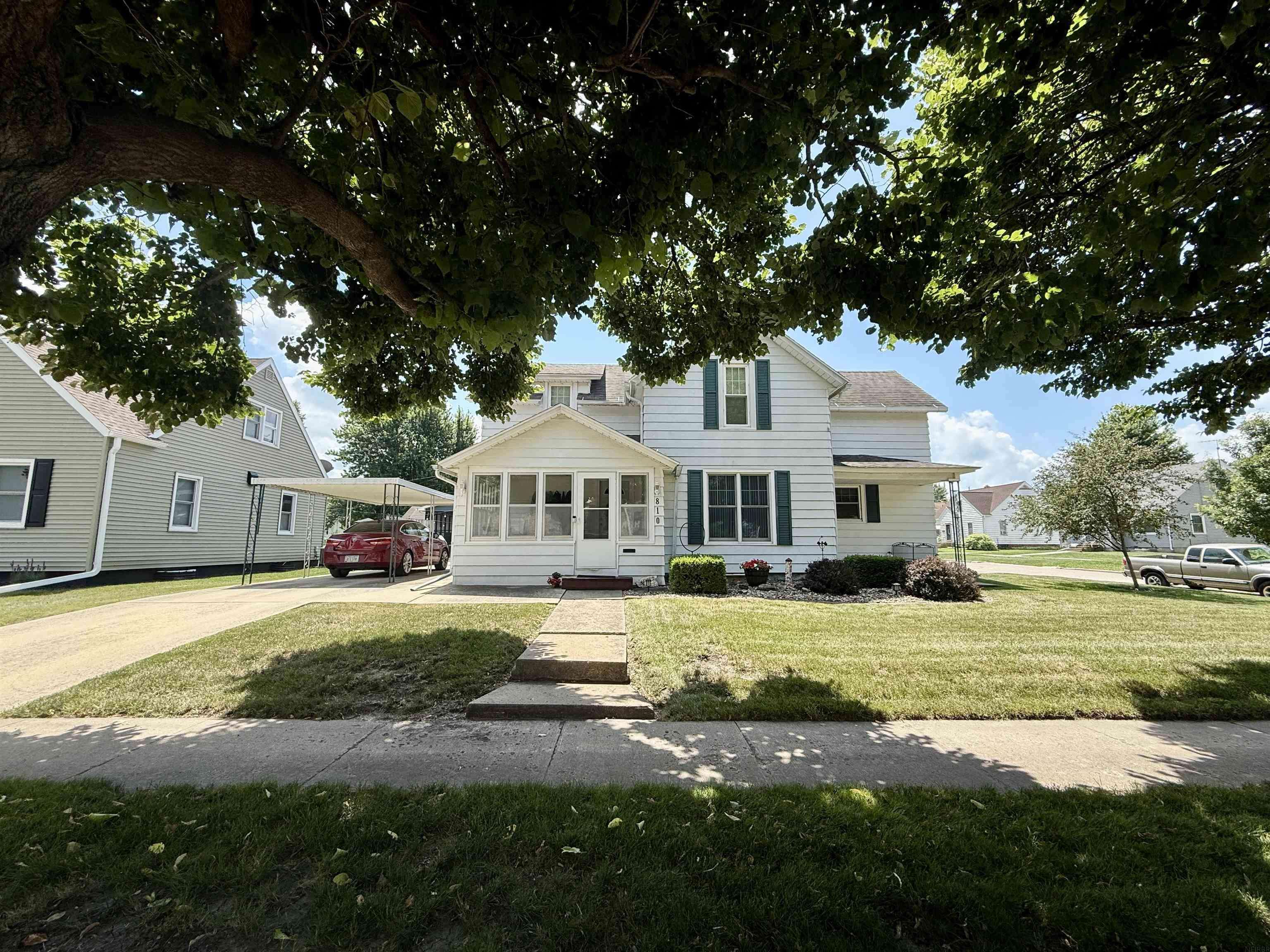 810 3rd ST, Reinbeck, IA 50669