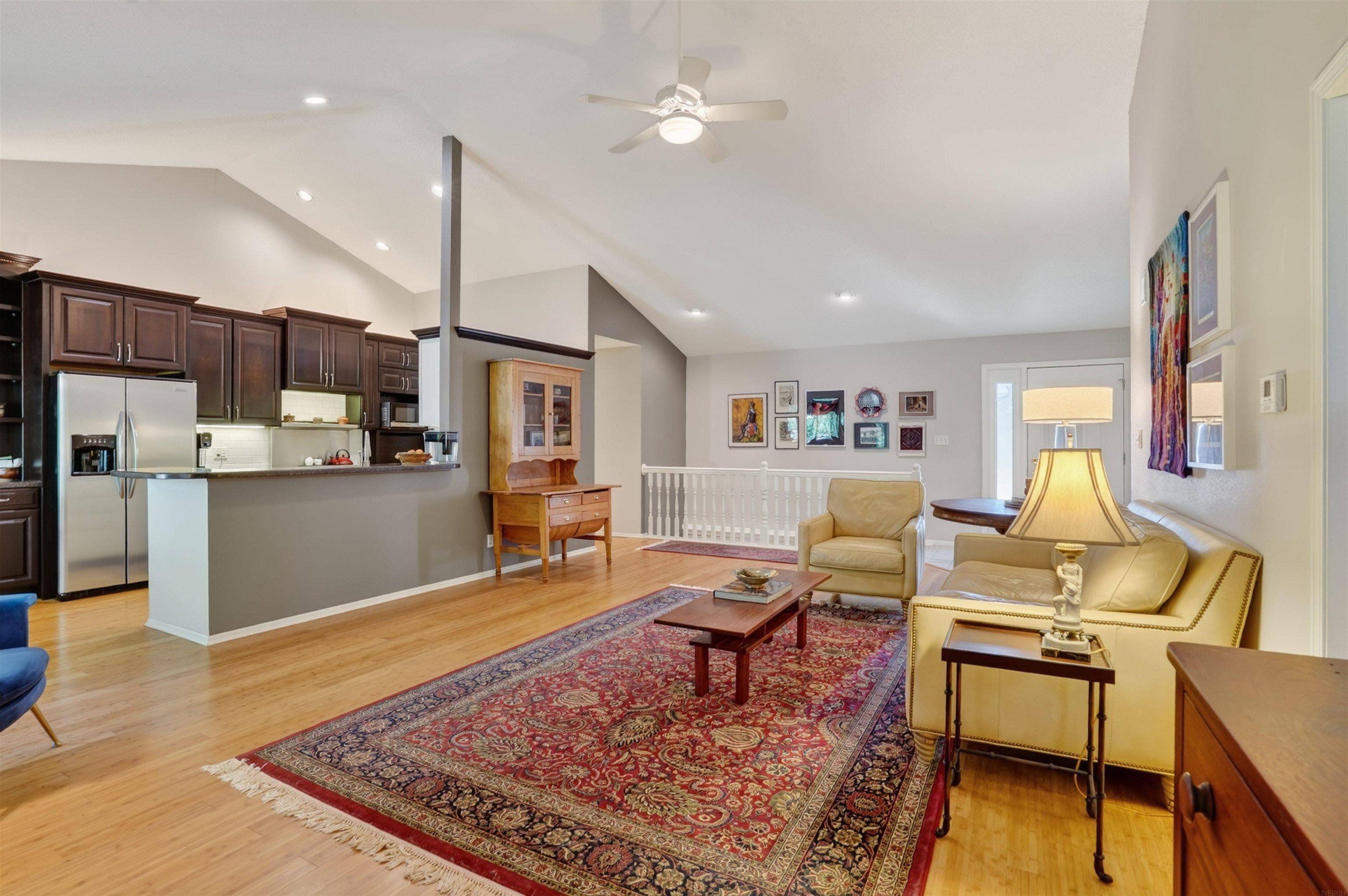 1006 NW 7th AVE, Waverly, IA 50677