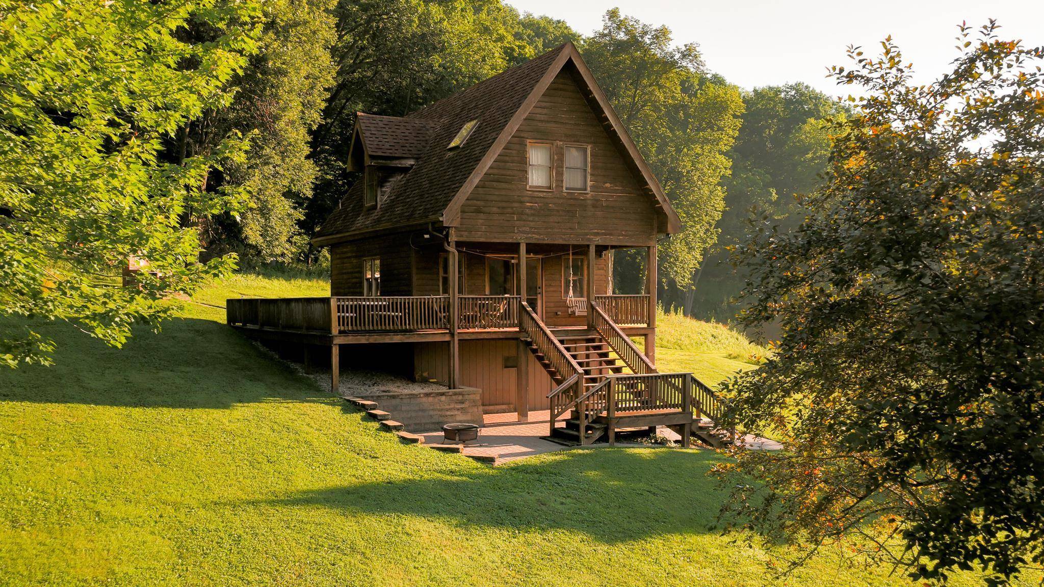 2342 Garland Ln, Dorchester, IA 52140