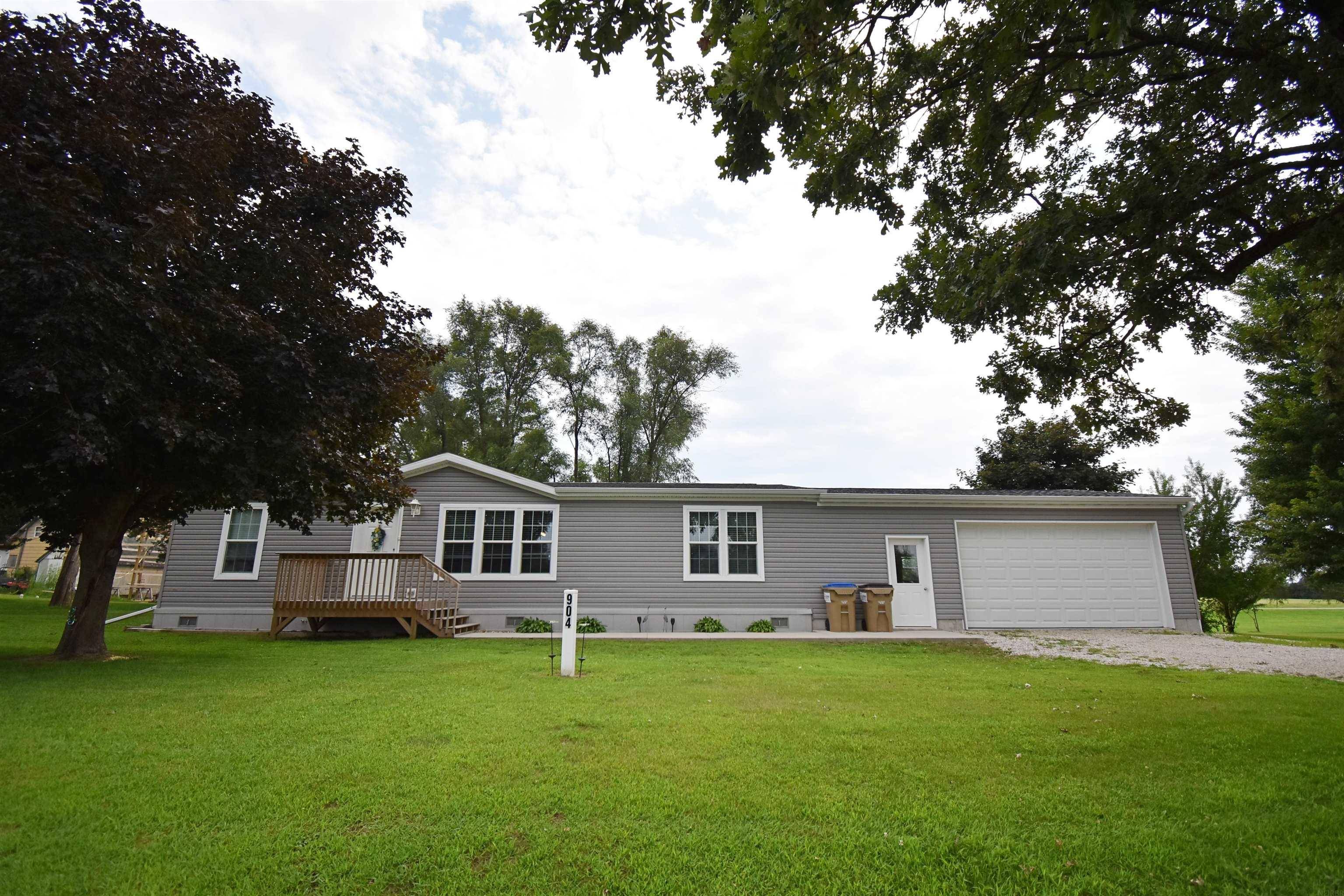 904 E Cedar ST, Quasqueton, IA 52326