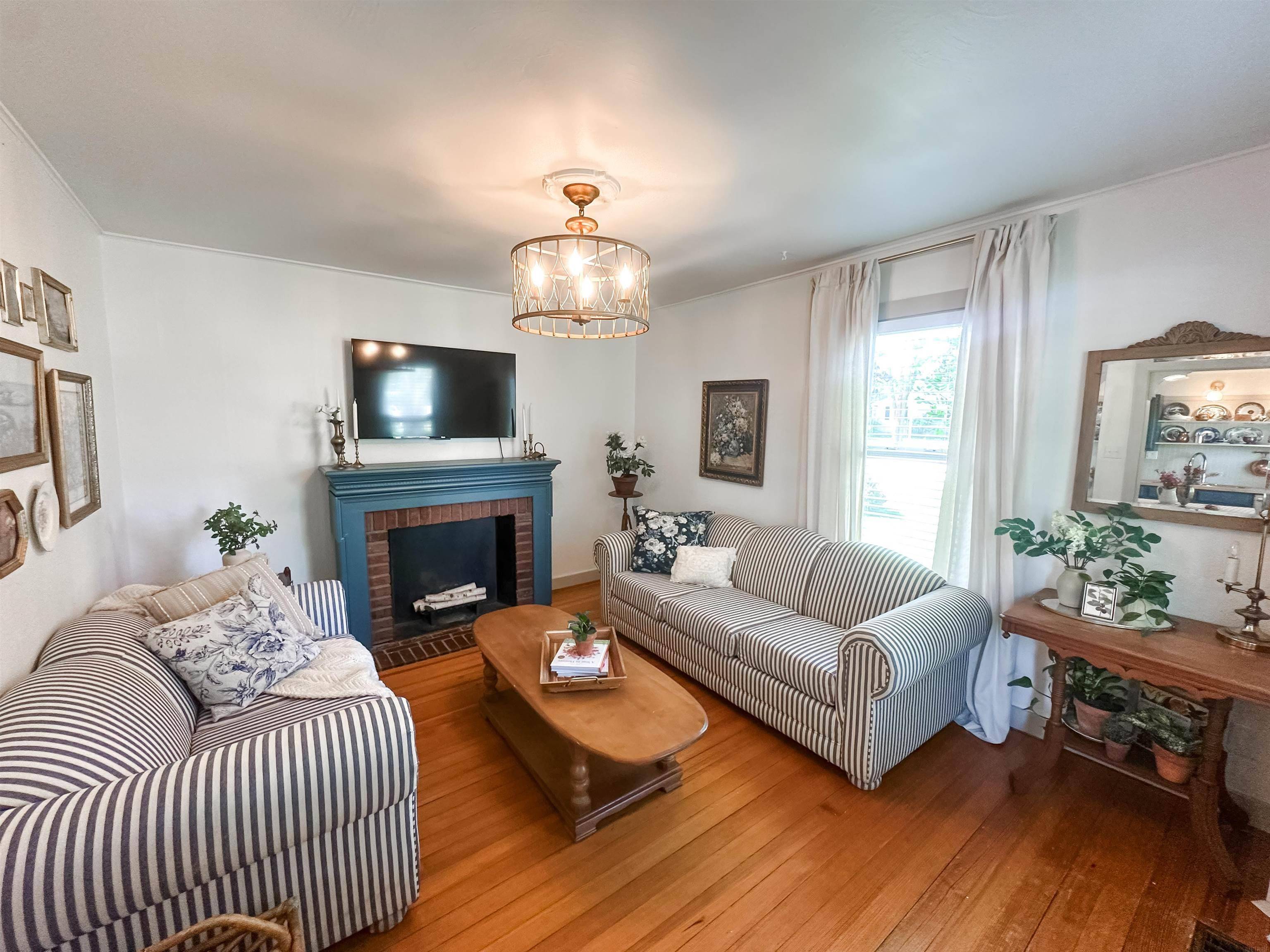 215 East ST, Decorah, IA 52101