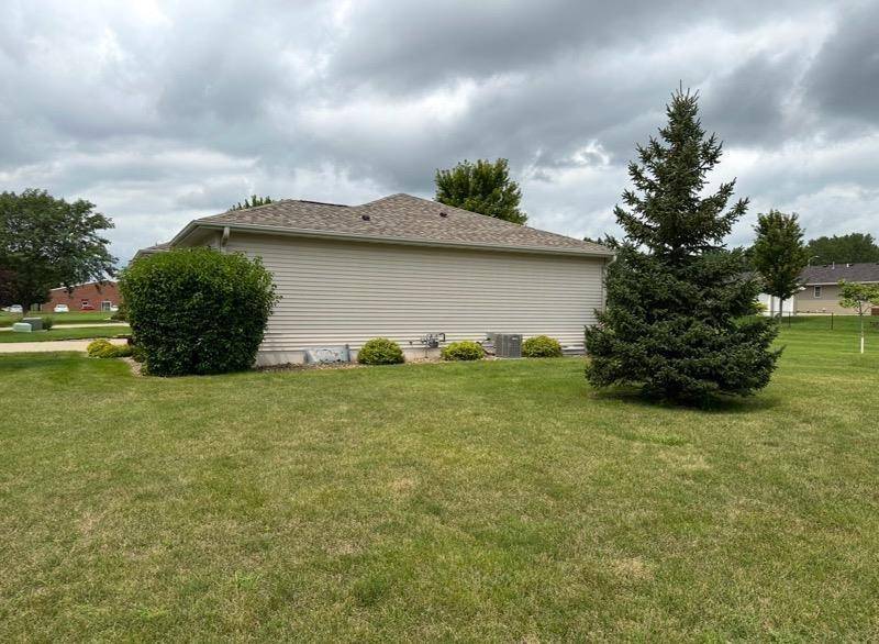 201 Pine CT, Charles City, IA 50616