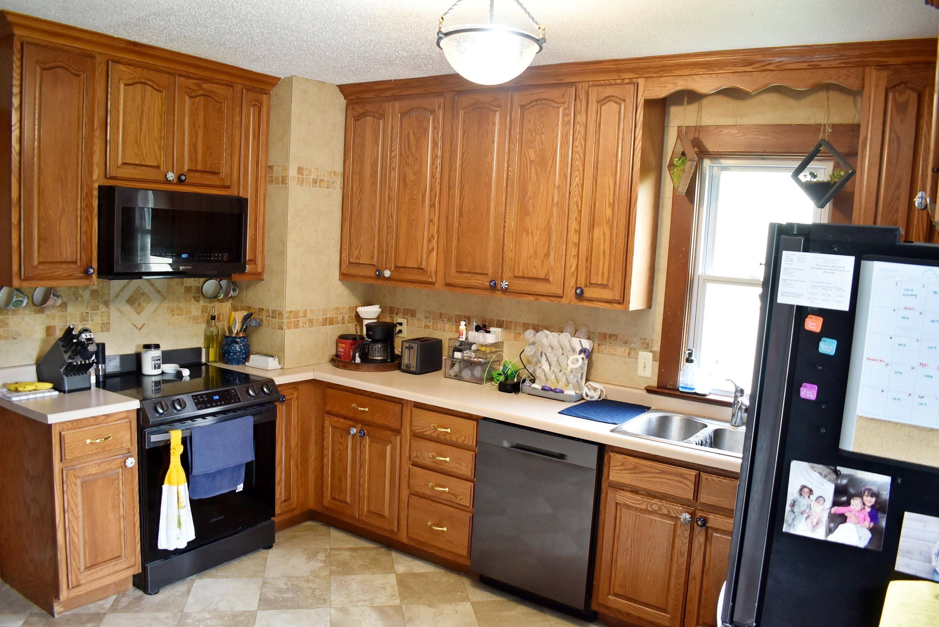 106 E Vernon ST, Stacyville, IA 50476