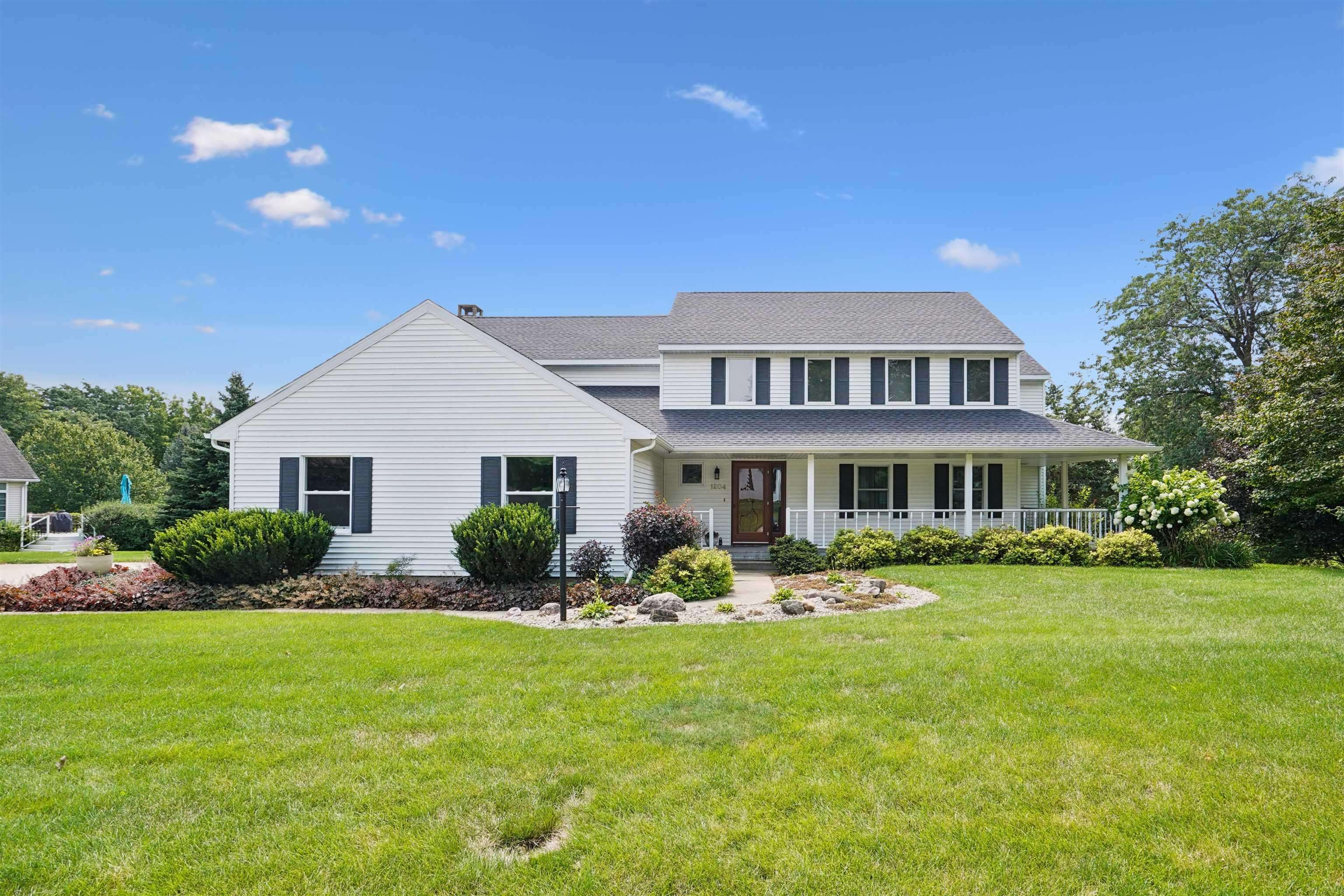 1204 NE 1st AVE, Waverly, IA 50677