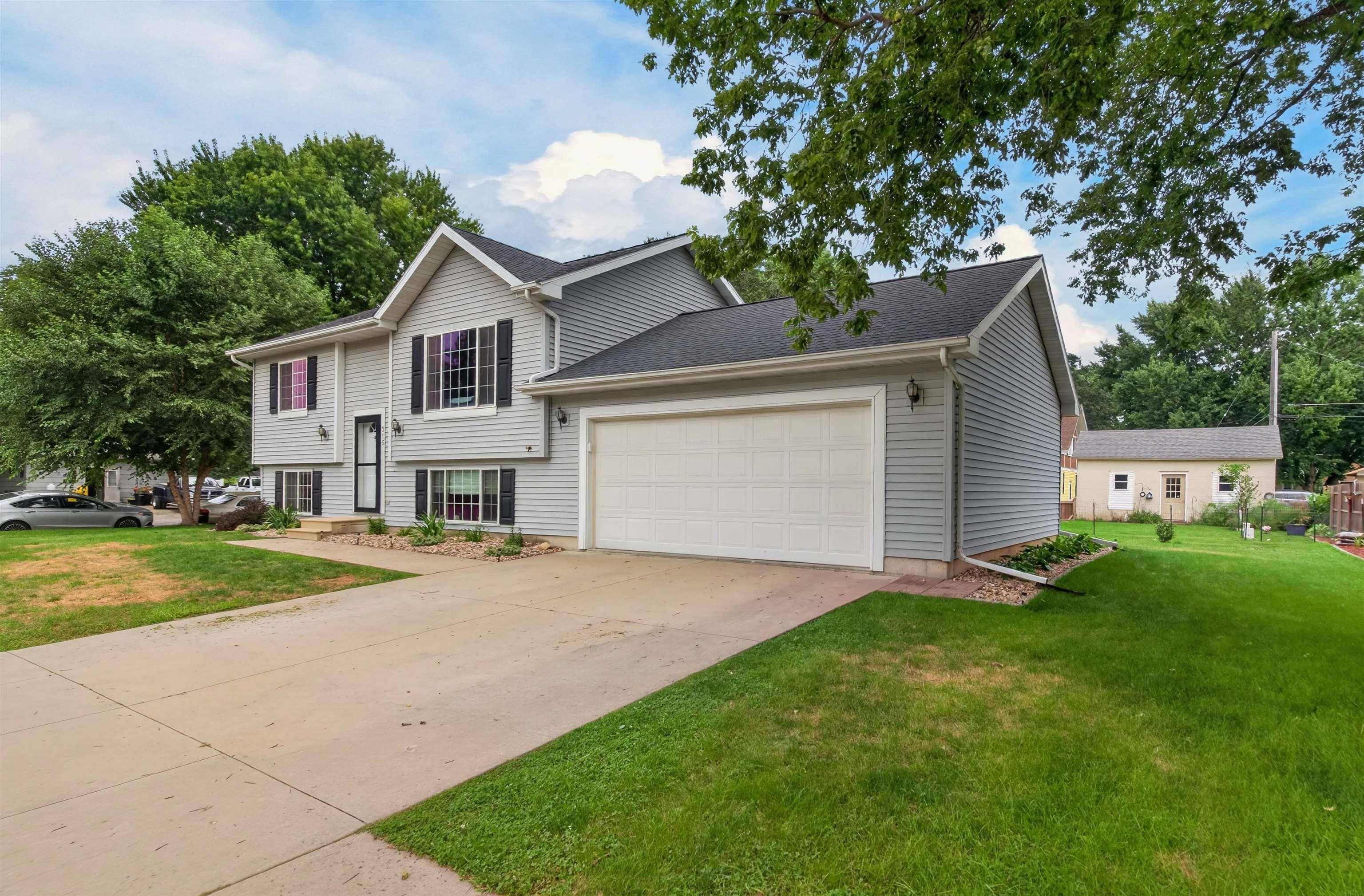 316 5th Ave. NW, Waverly, IA 50677