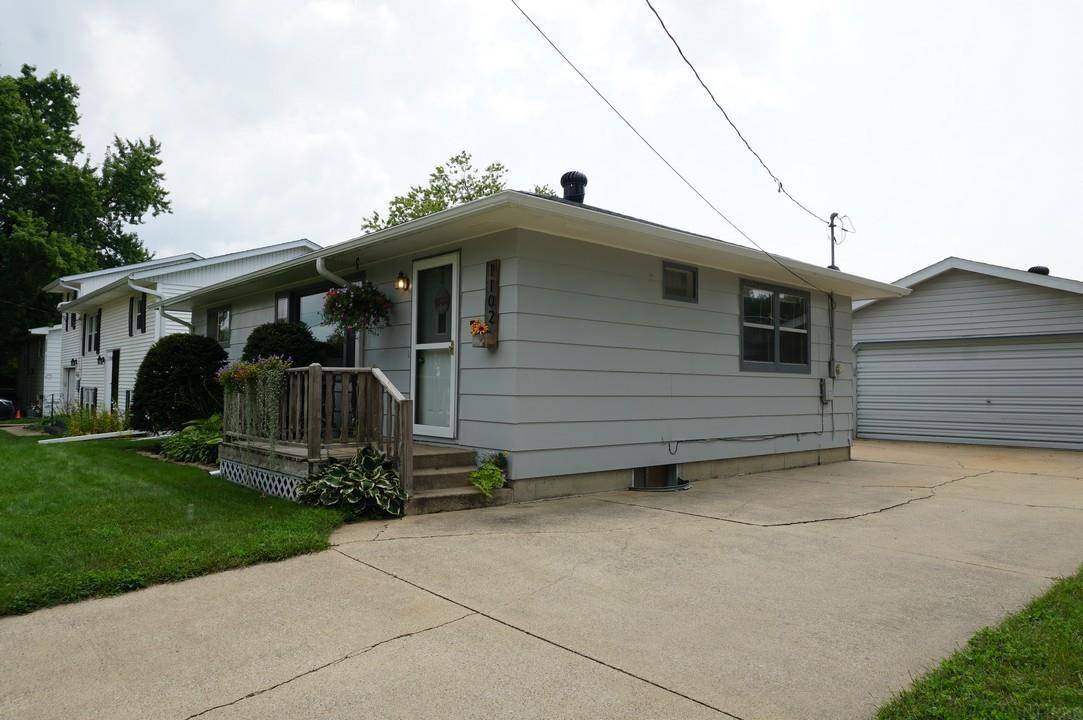 1102 18th AVE, Charles City, IA 50616