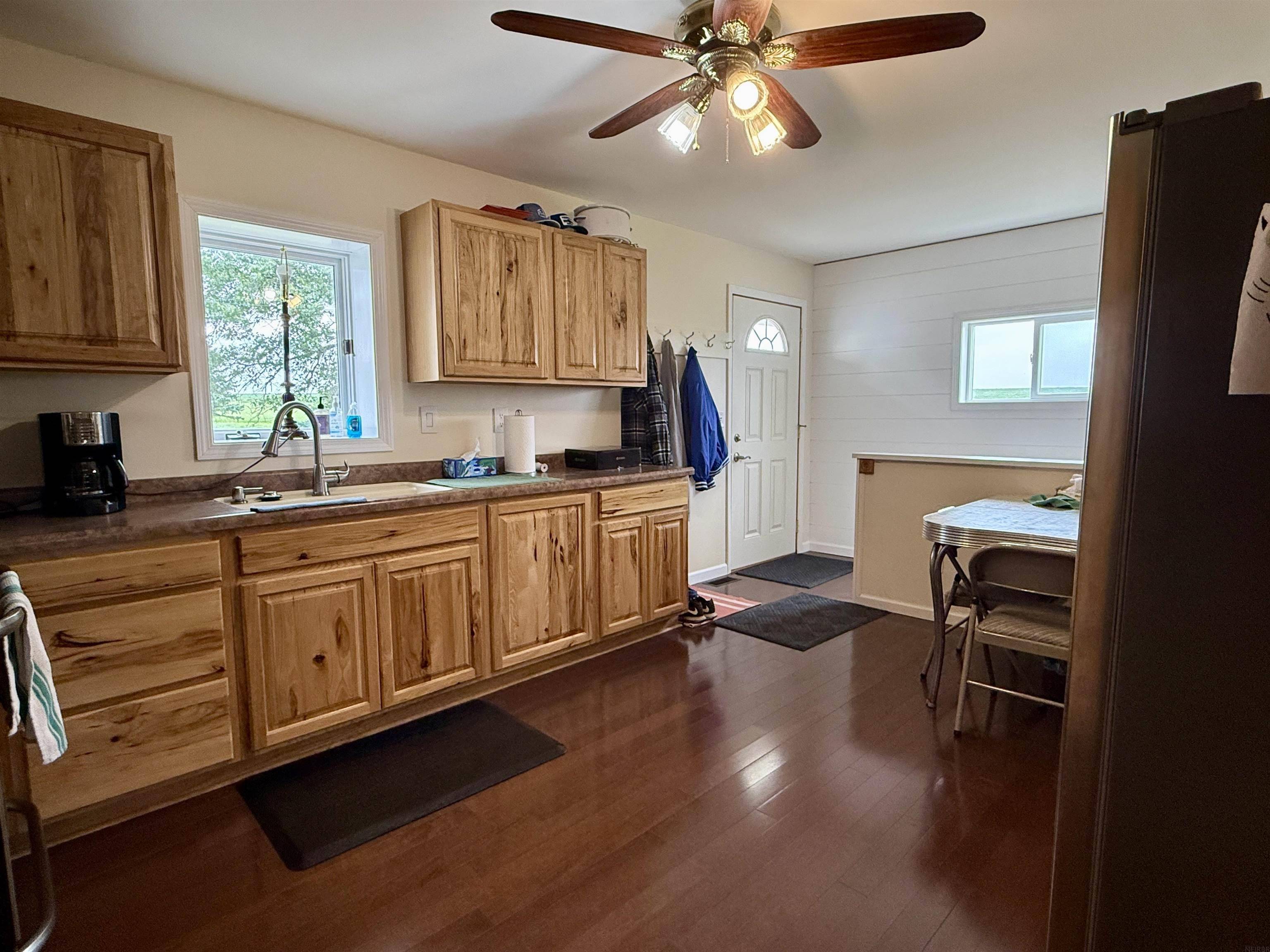 610 Maple ST, Reinbeck, IA 50669