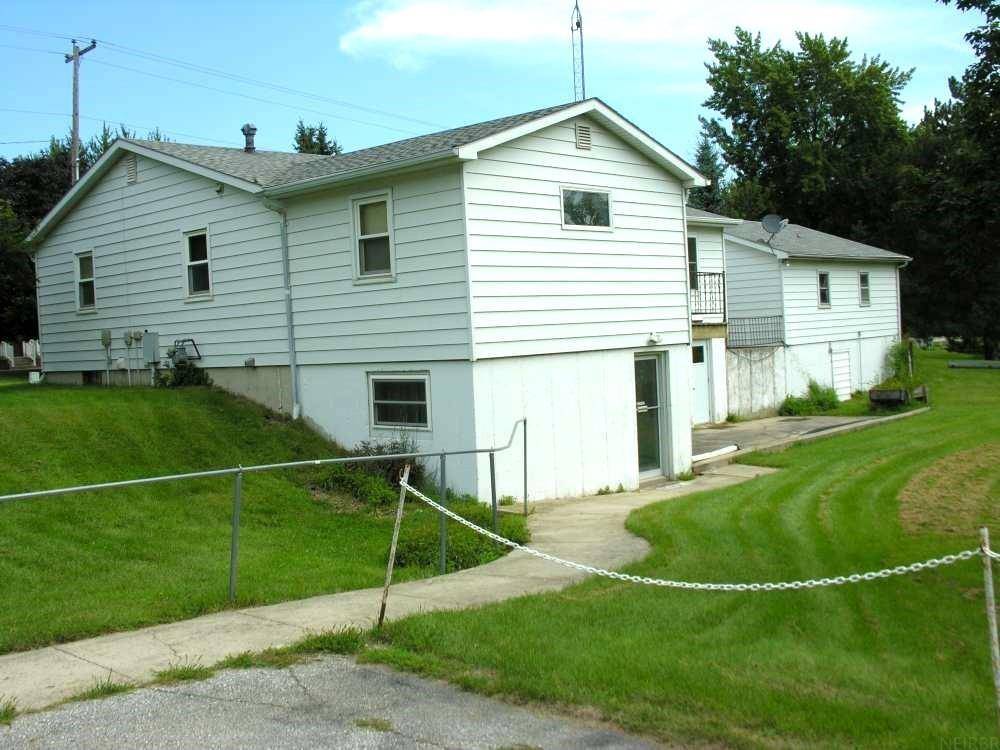 208 W School ST, Stacyville, IA 50476