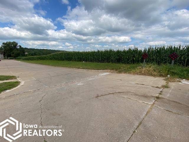N Hillview Vil, Fort Madison, IA 52627