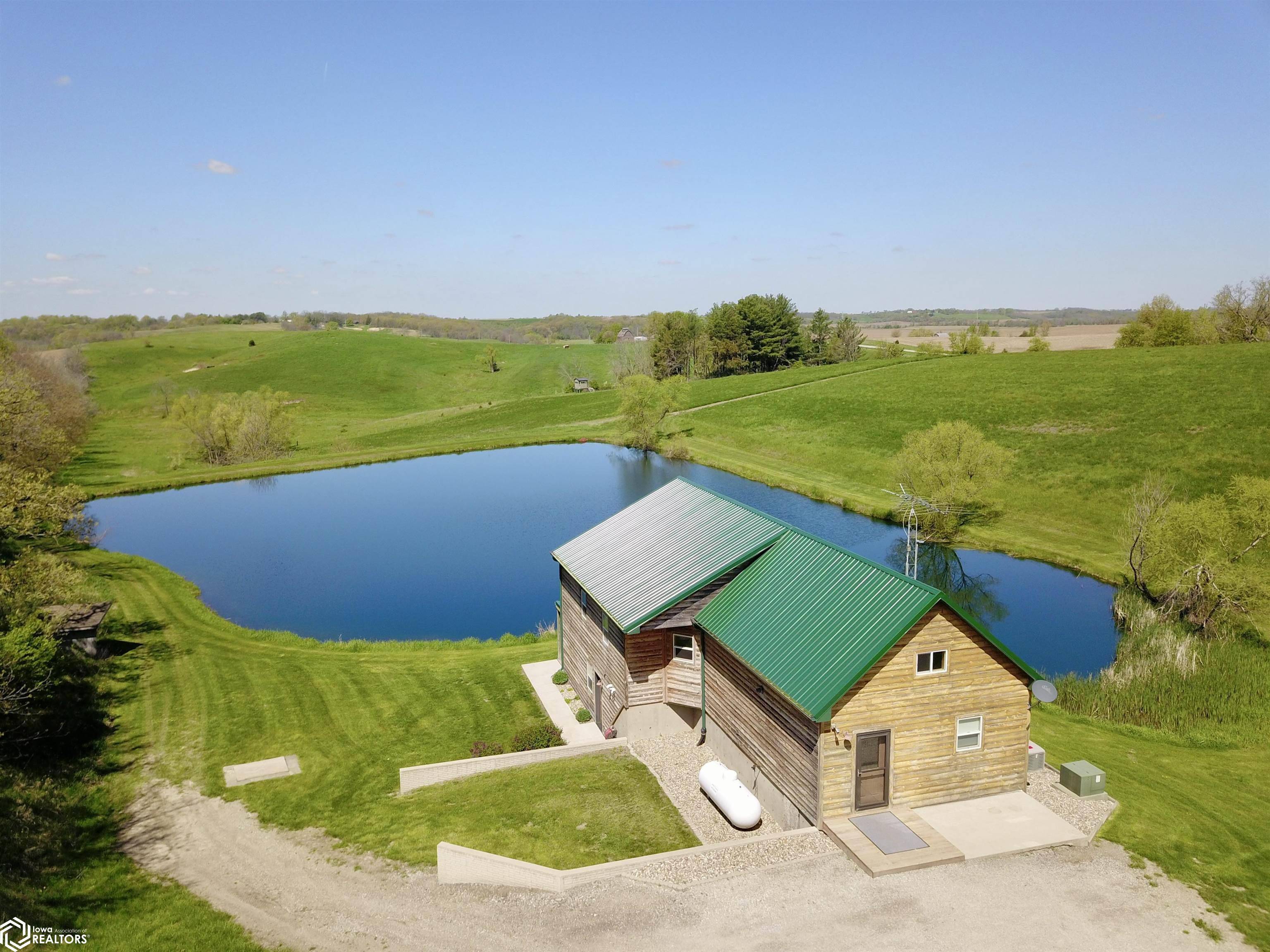 1109 E 132nd ST, Grinnell, IA 50112