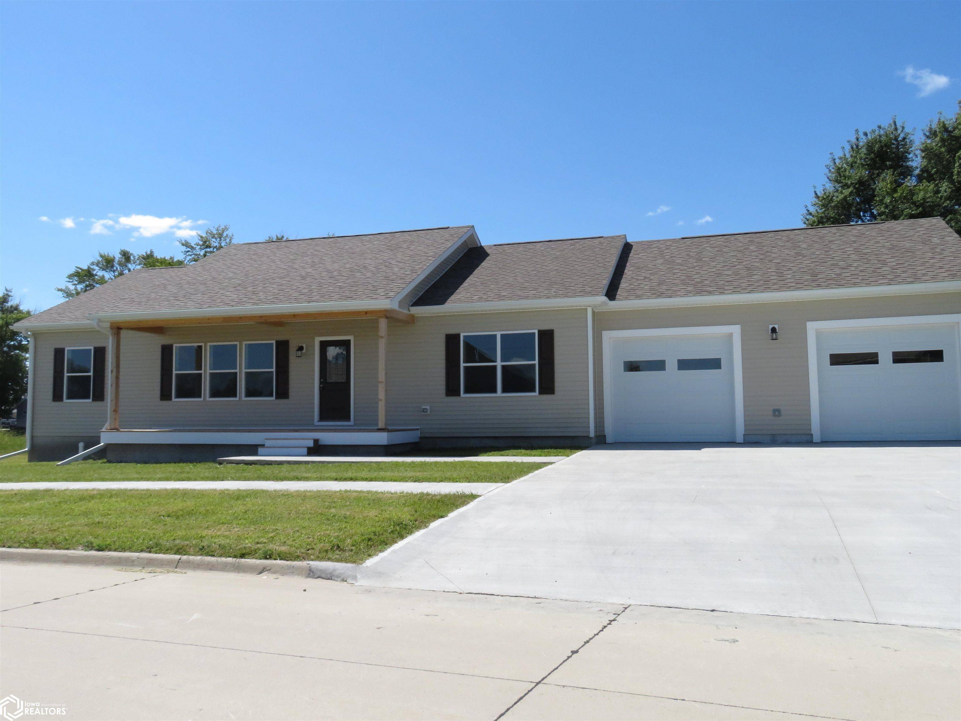 306 White Fox DR, Clarion, IA 50525