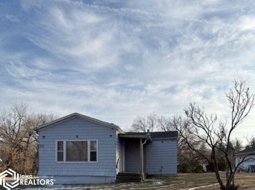 501 SHOQUOQUON DR, Burlington, IA 52601