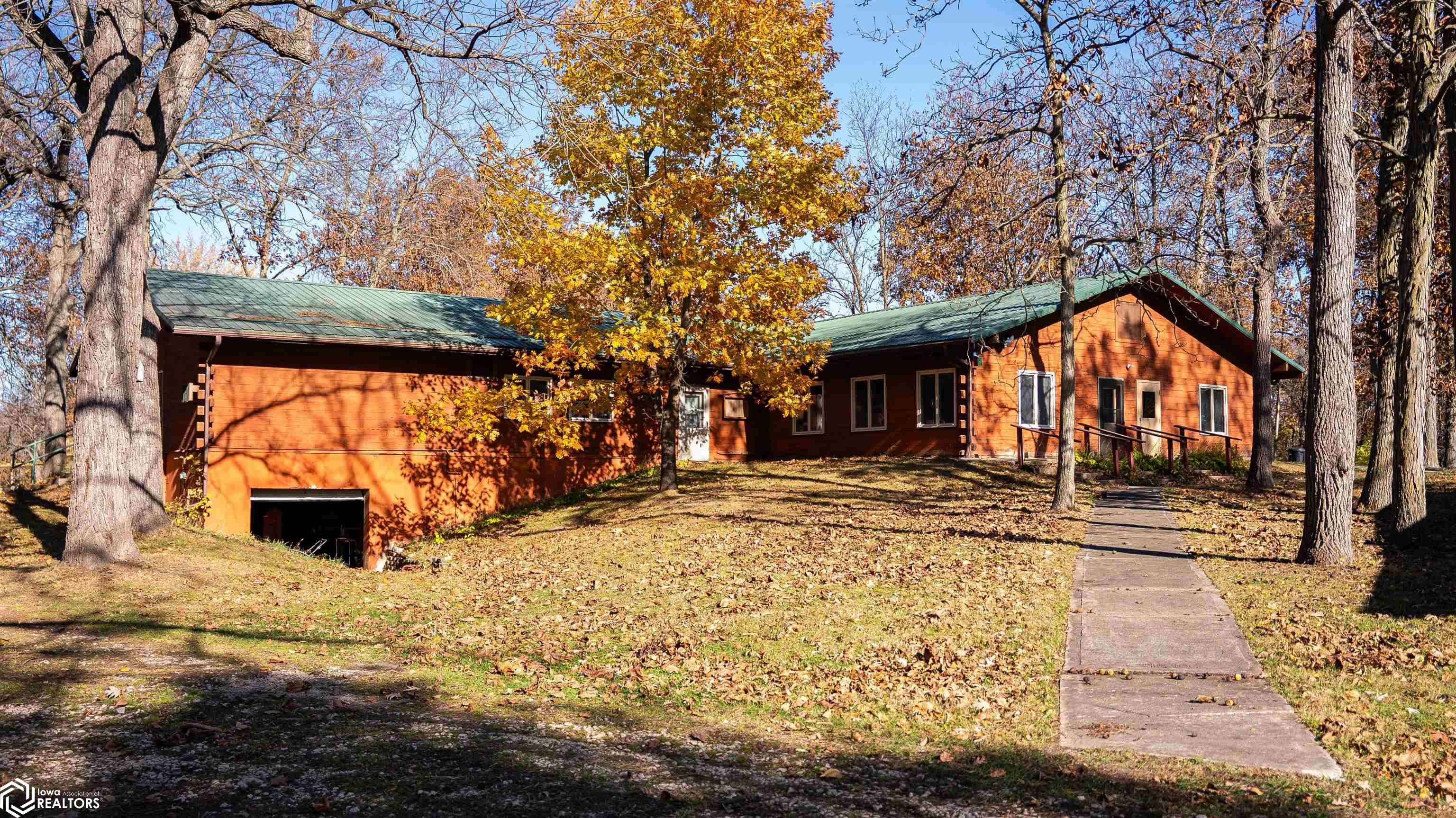 439 Delta AVE, Mechanicsville, IA 52306