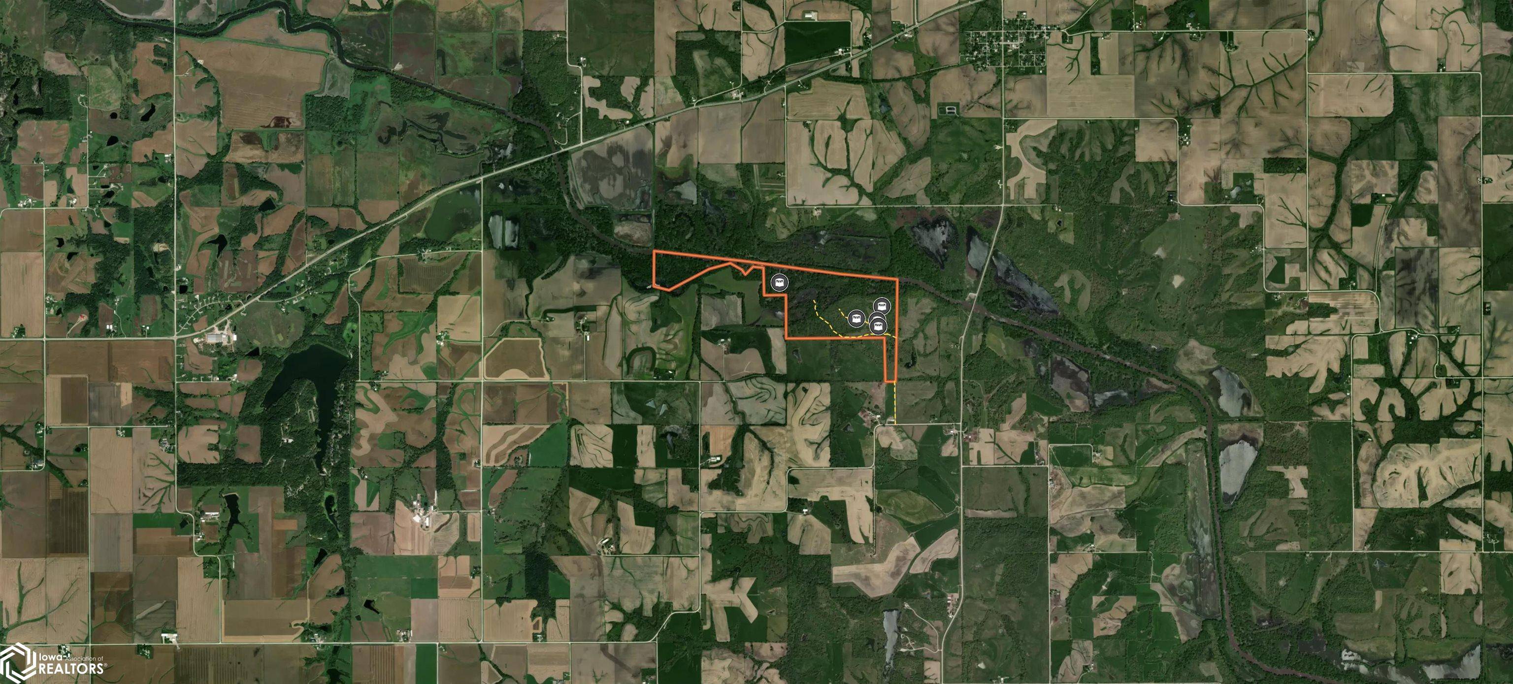 000 Usher AVE, Rose Hill, IA 52586