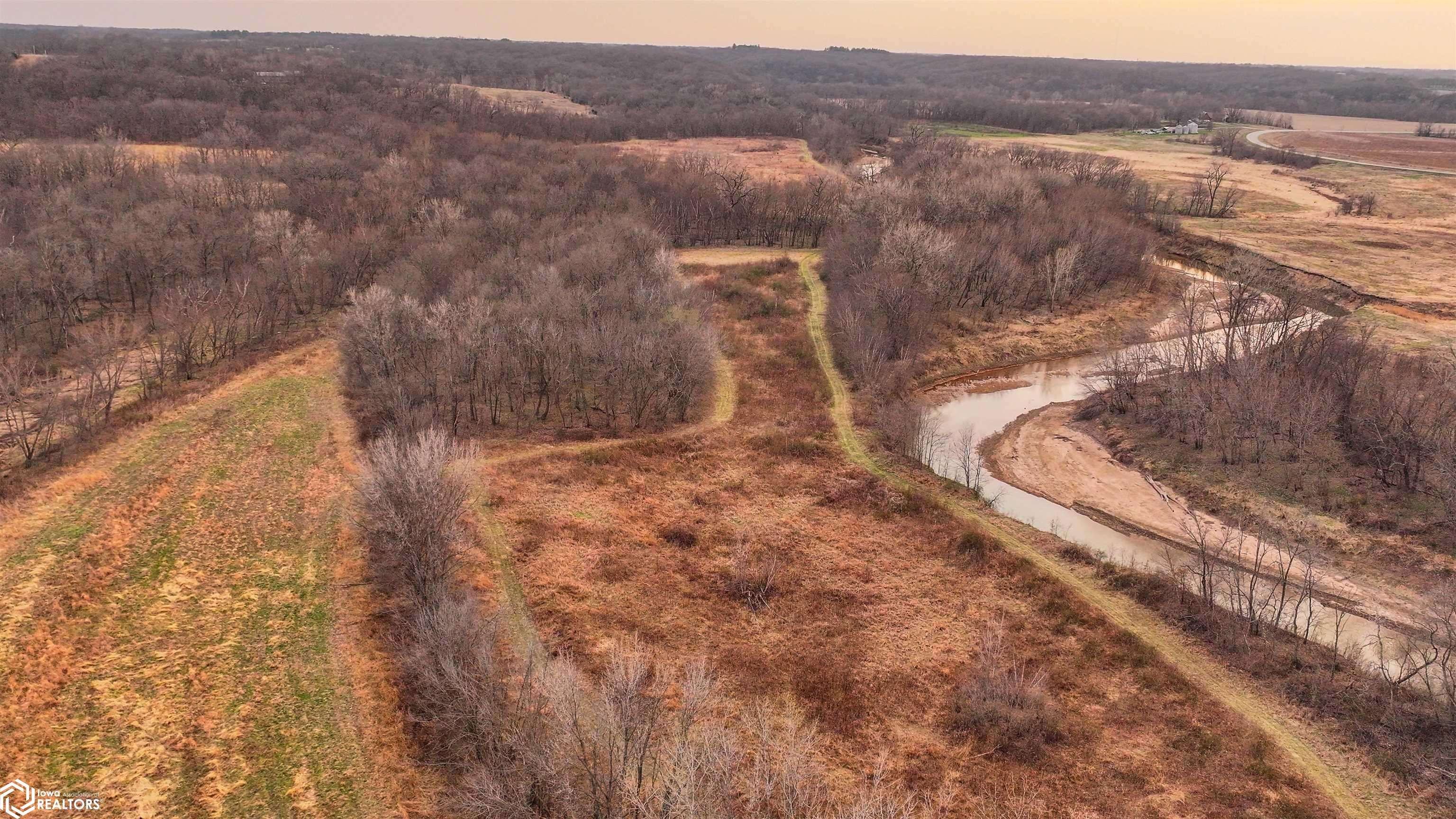 001 Swallow BLVD, Floris, IA 52560