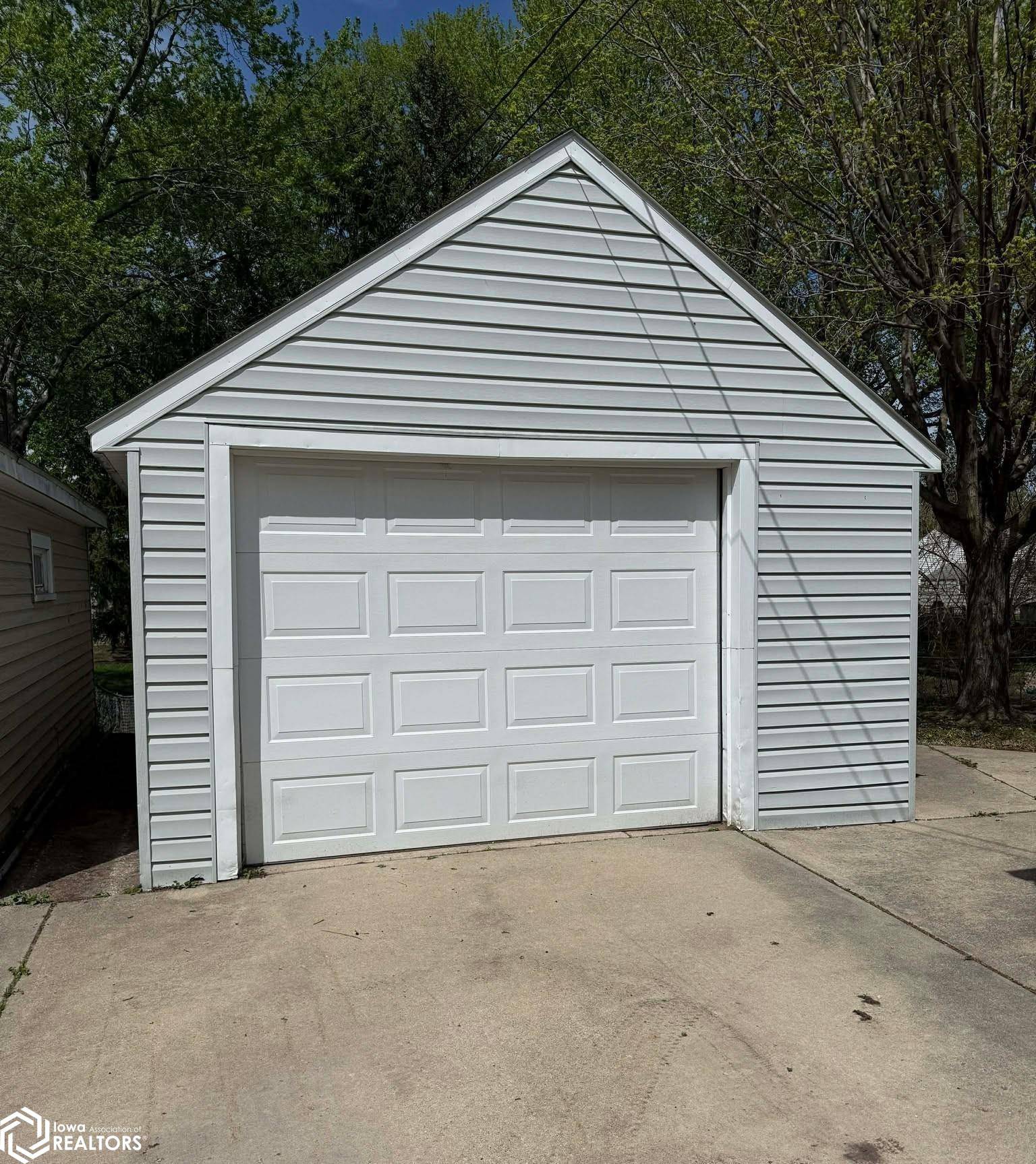 930 16th St., Mason City, IA 50401