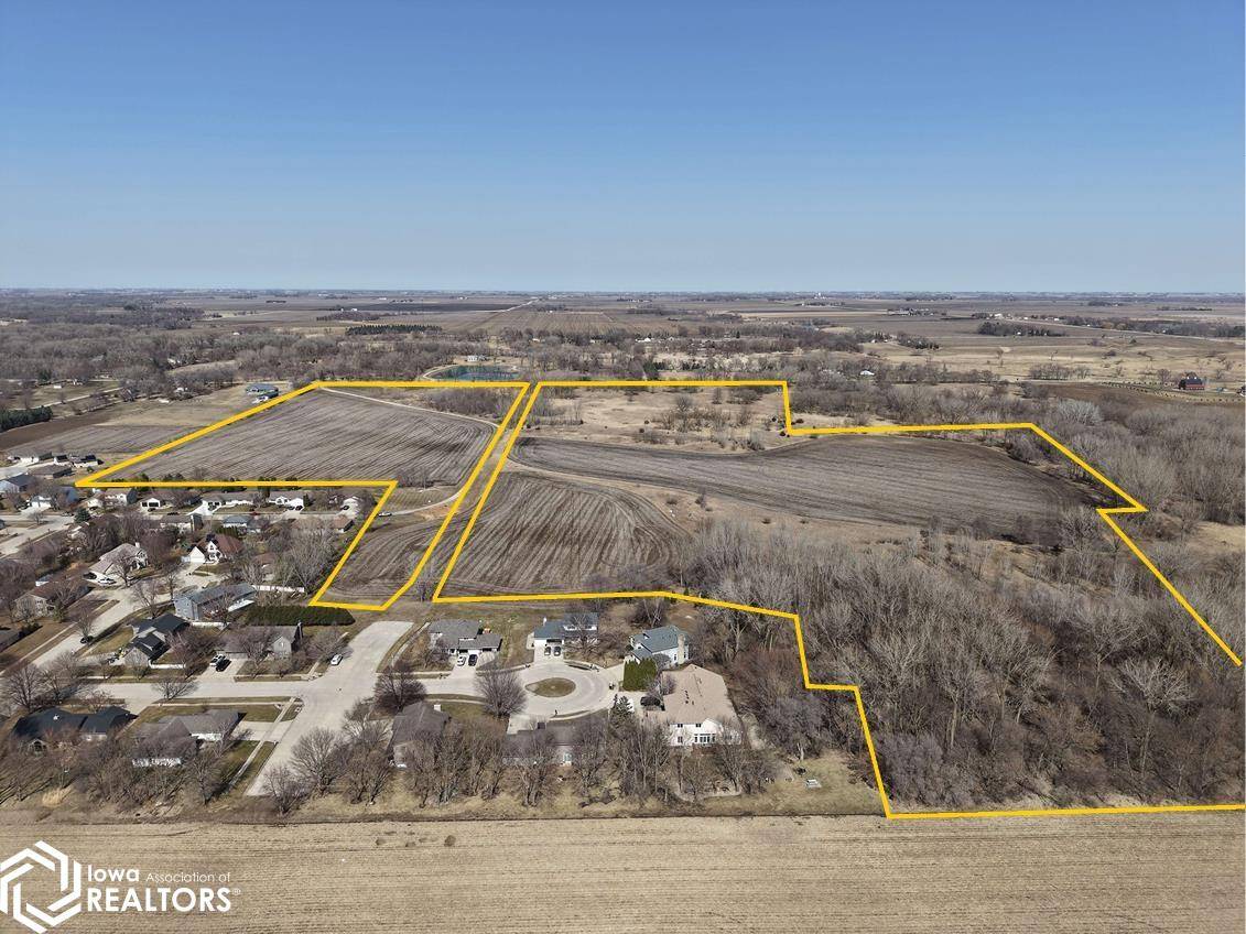 12th ST, Mason City, IA 50401