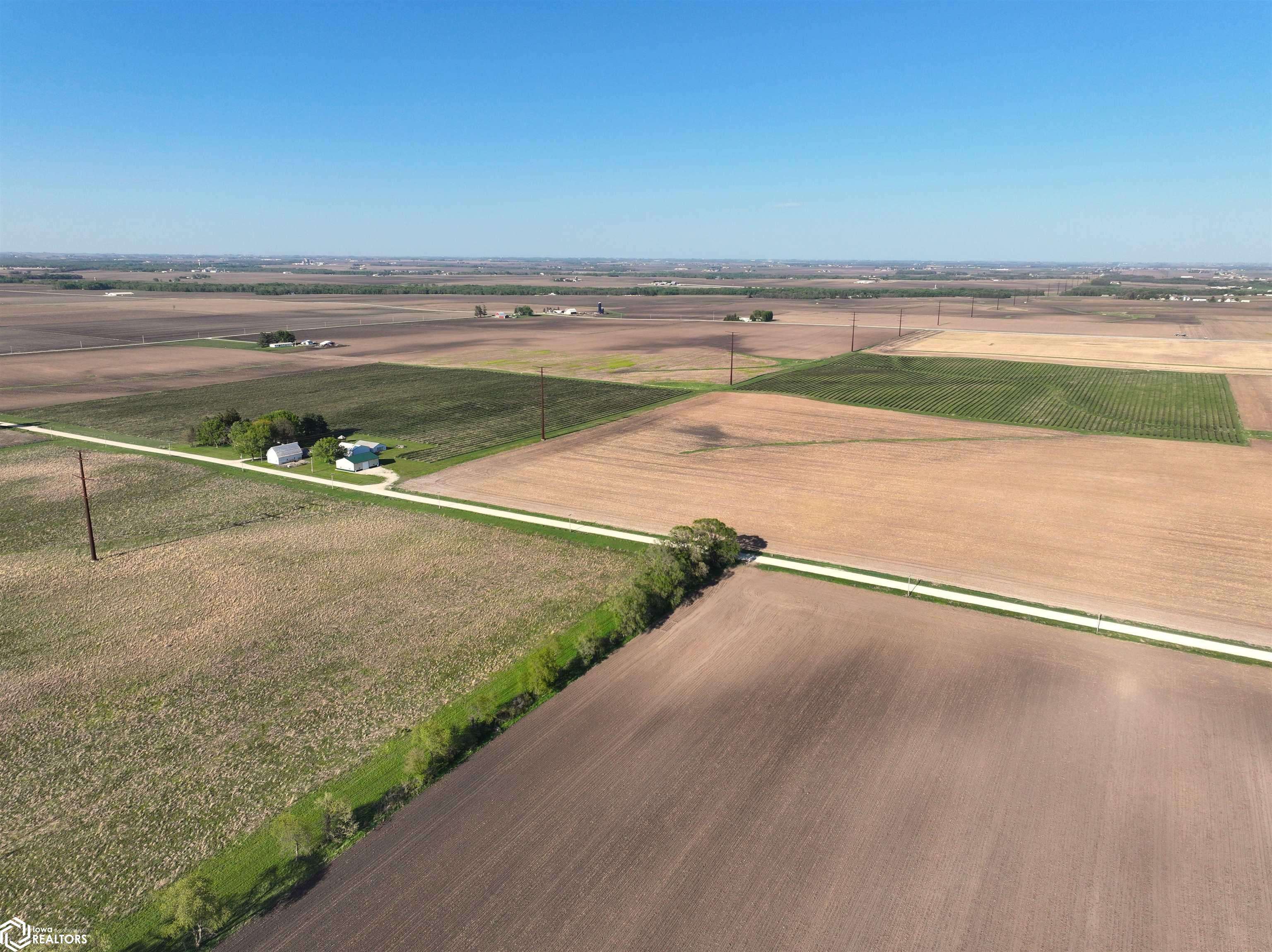6050 Duffy RD, Fairbank, IA 50629