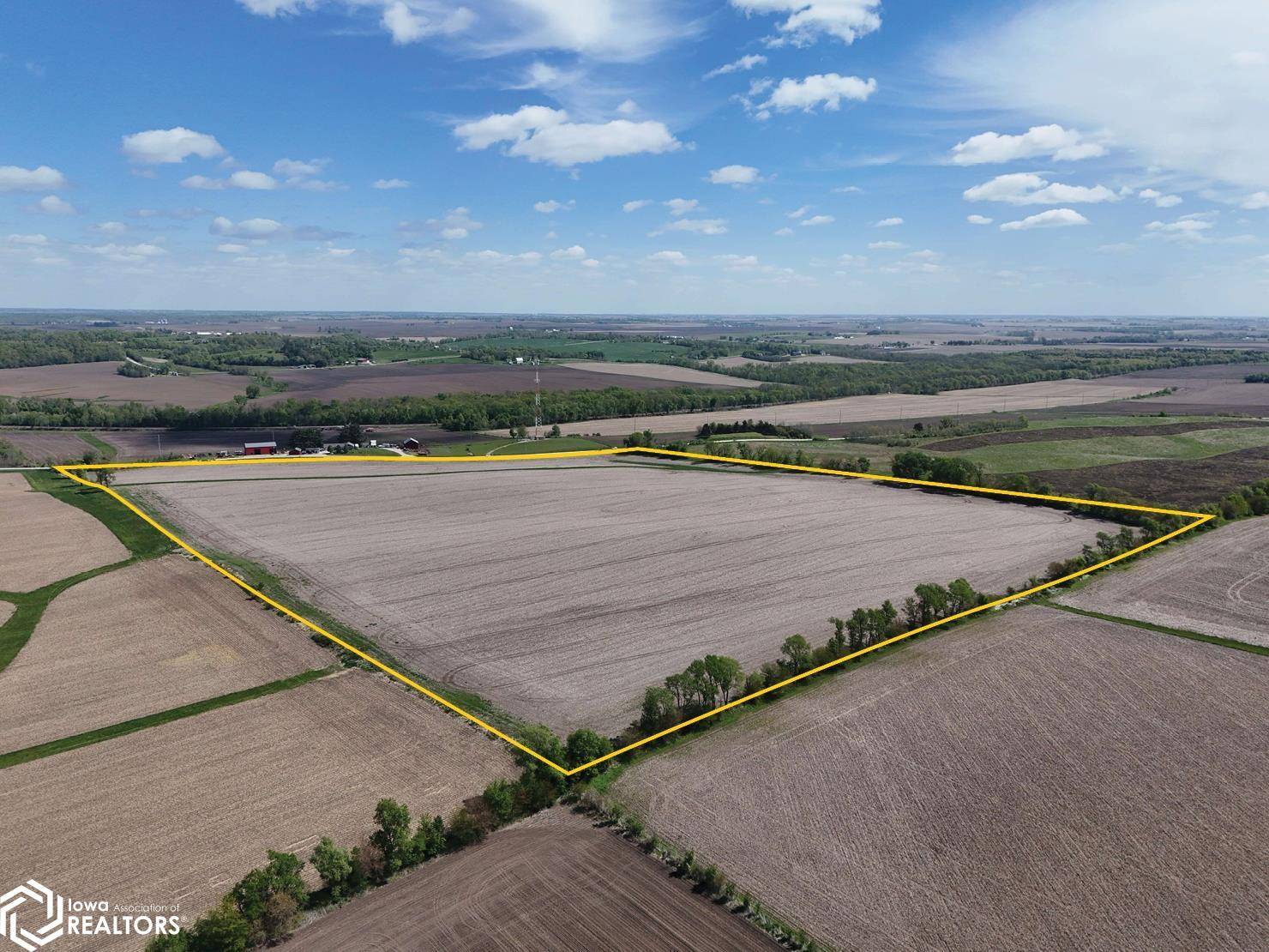 E Bertram RD, Mount Vernon, IA 52314