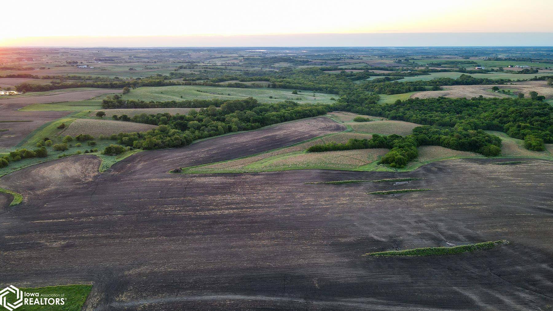000 HWY 14, Columbia, IA 50057