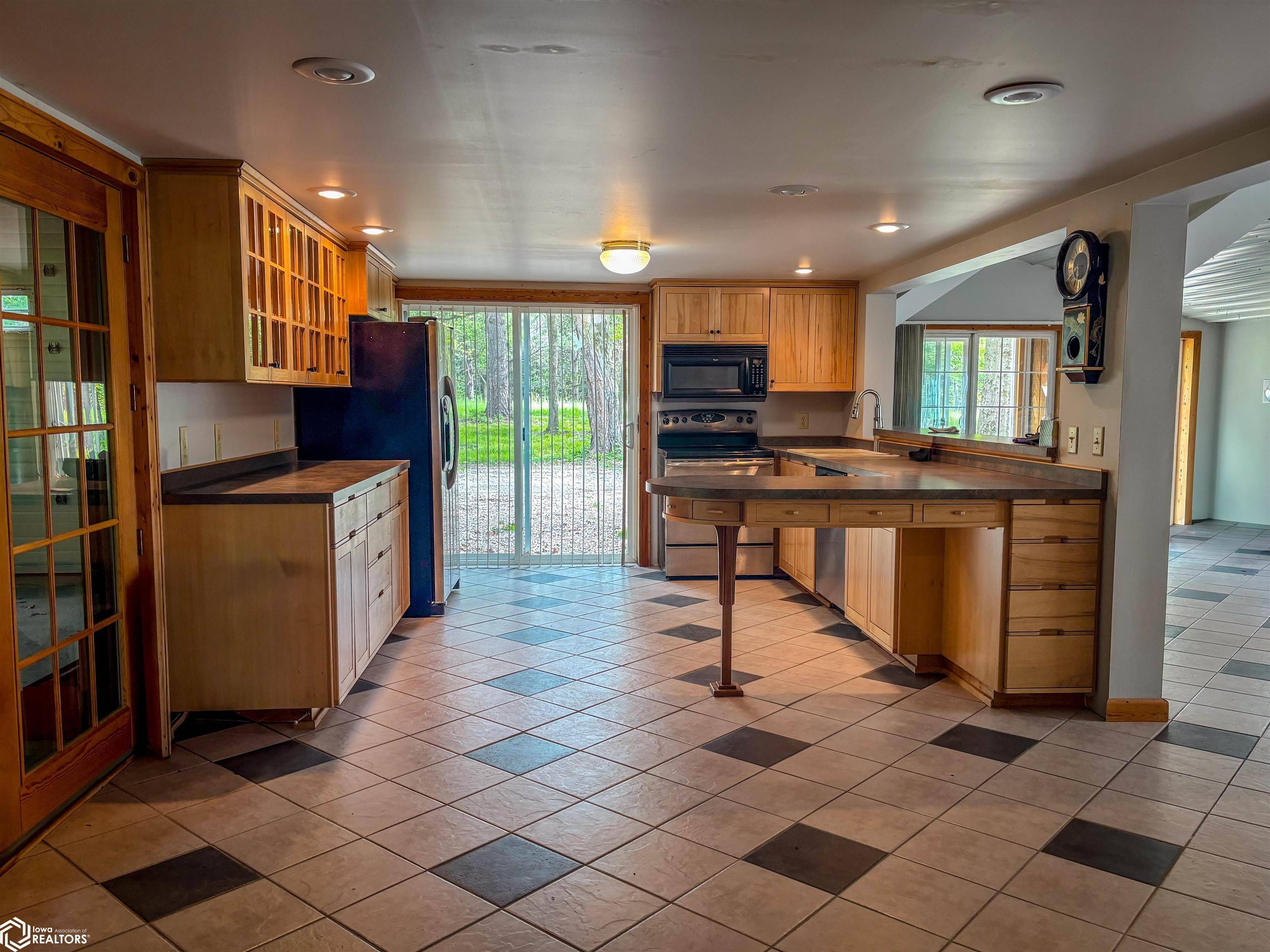 1006 Irish LN, Mount Vernon, IA 52314
