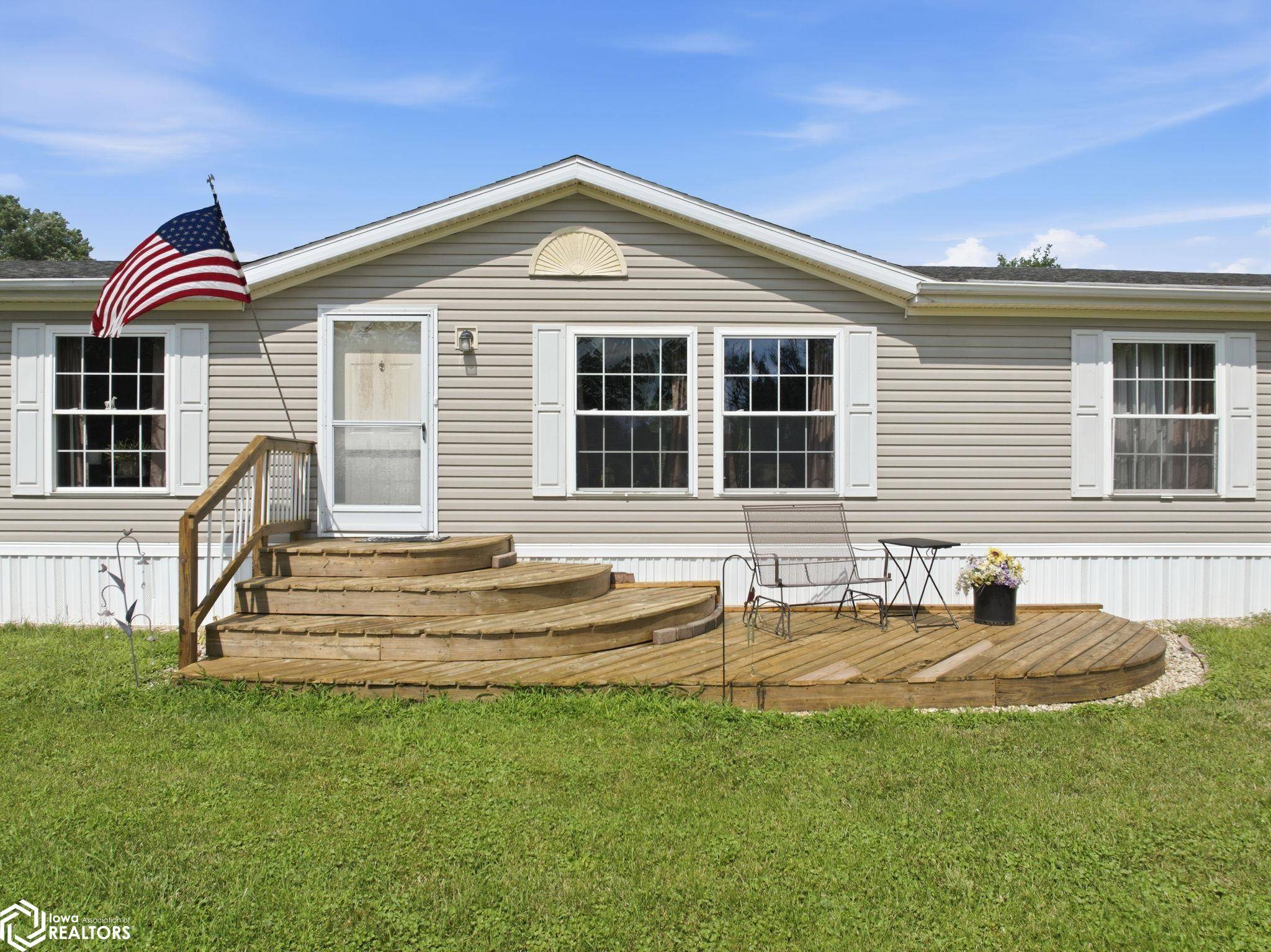 14870 300th CT, Mason City, IA 50401