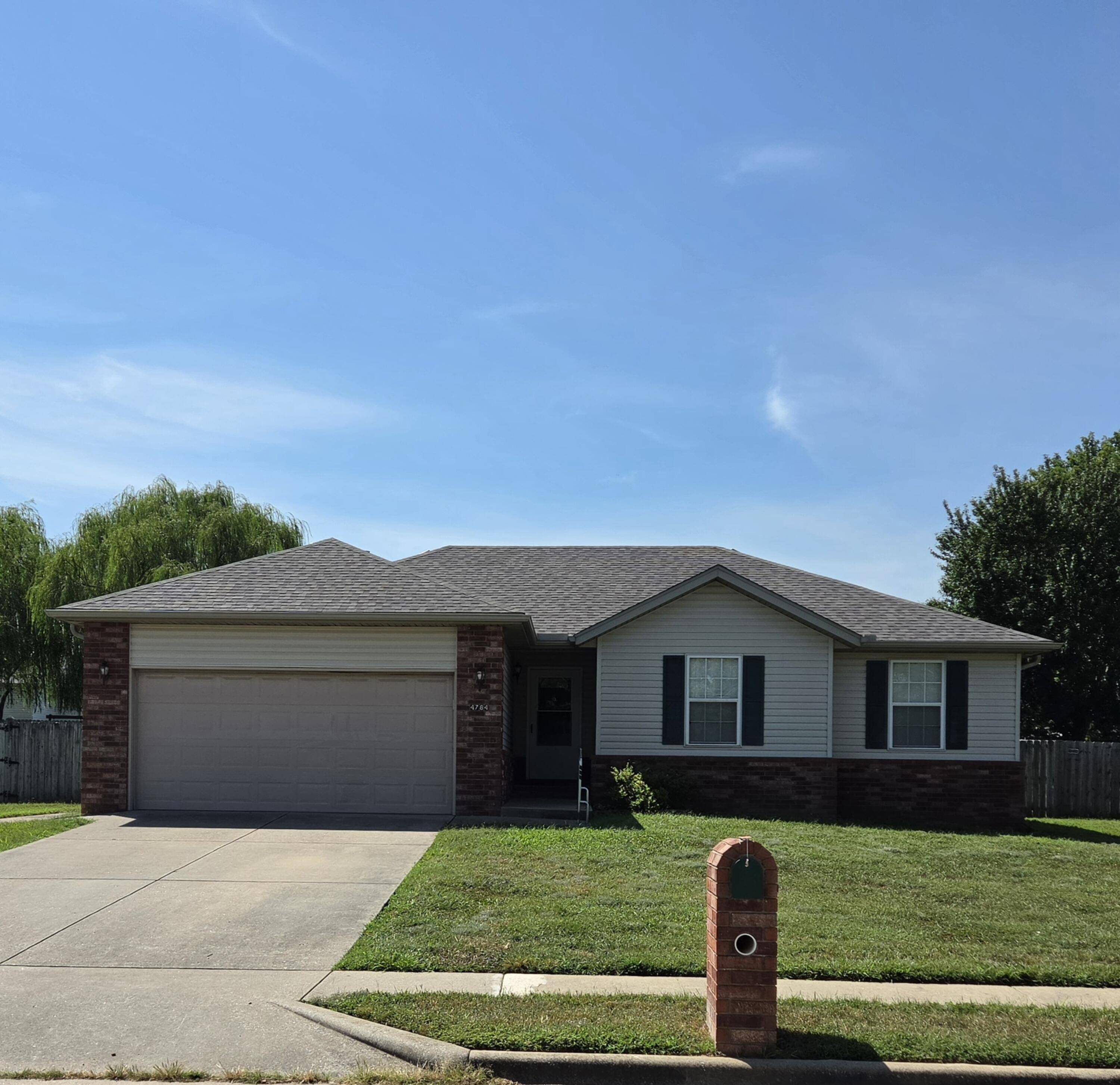 4784 W Portland ST, Springfield, MO 65802