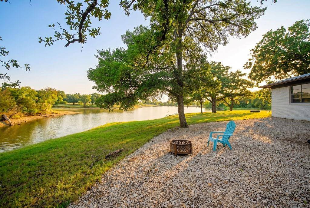 2512 Roosevelt Drive, Dalworthington Gardens, TX 76016