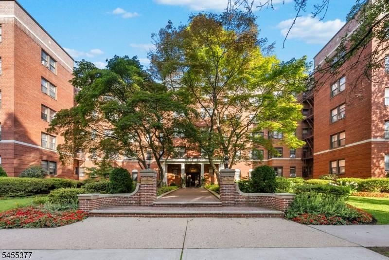 100 Prospect Ave #1F, Hackensack City, NJ 07601