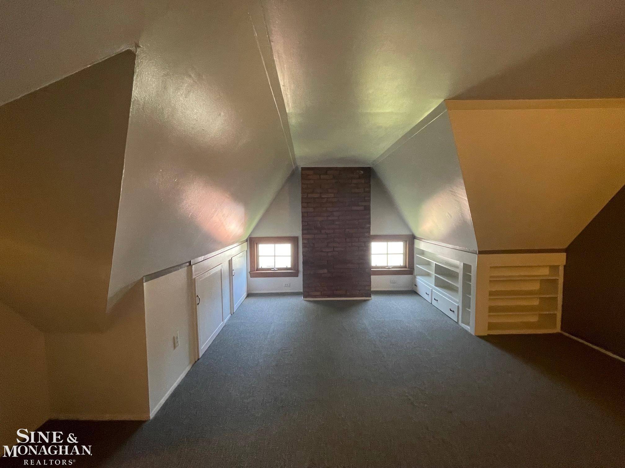 780 Trombley RD, Grosse Pointe Park, MI 48230