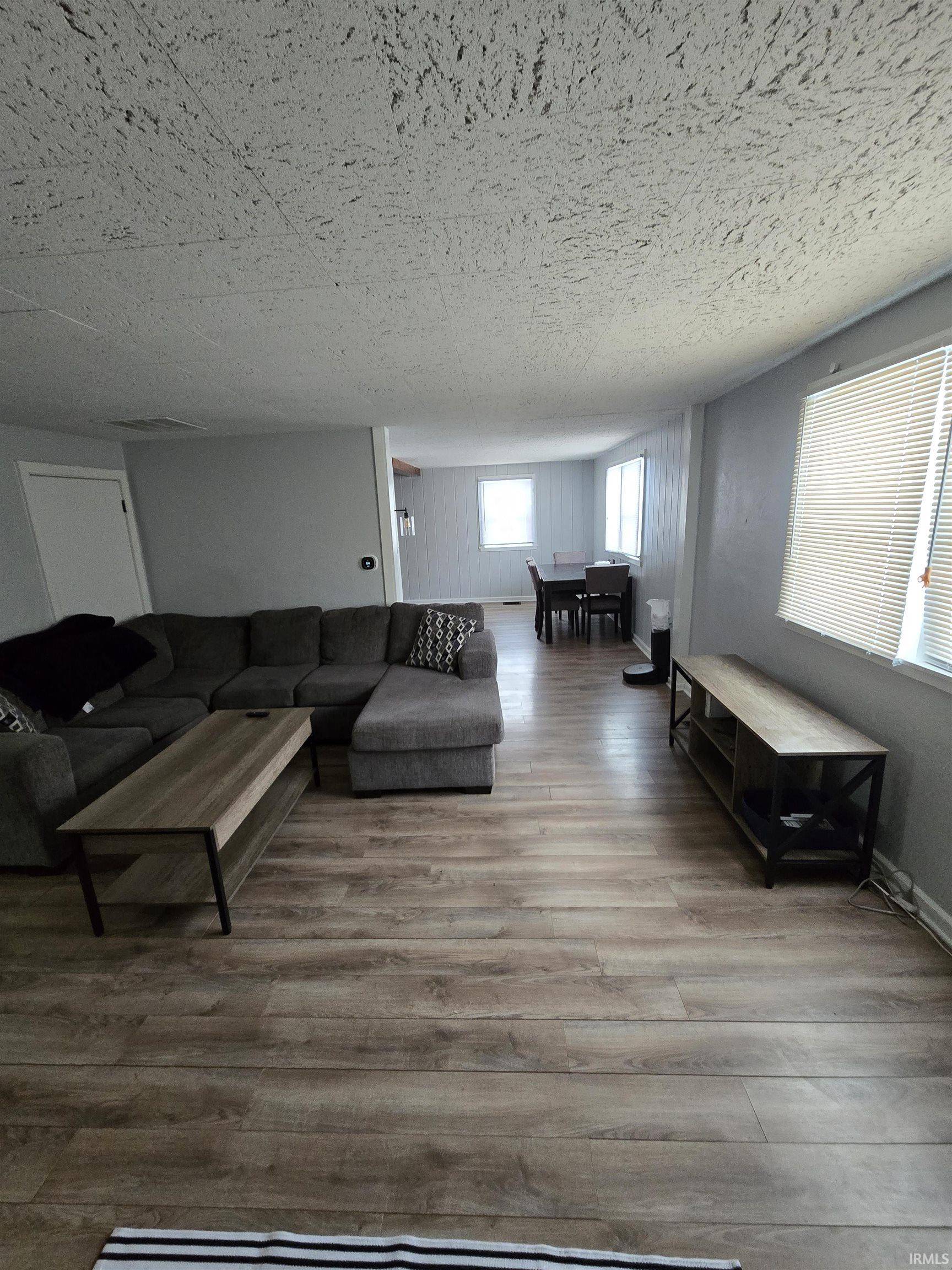 104 W Pine ST, New Market, IN 47965