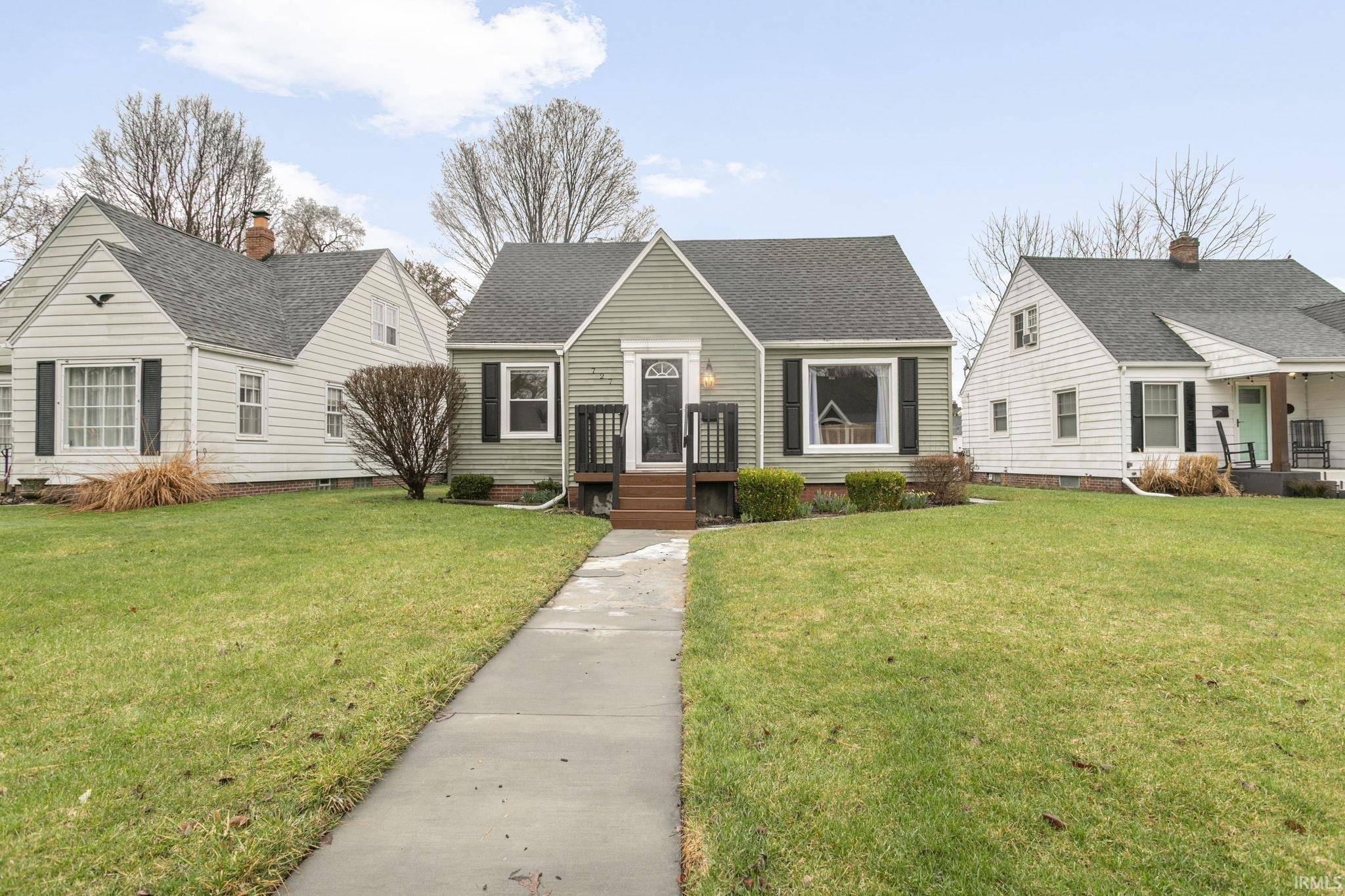 727 Marquette AVE, South Bend, IN 46617-1046