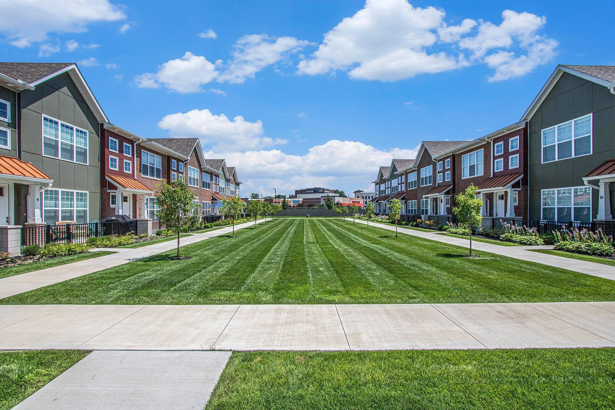 960 N Frances ST #12, South Bend, IN 46617